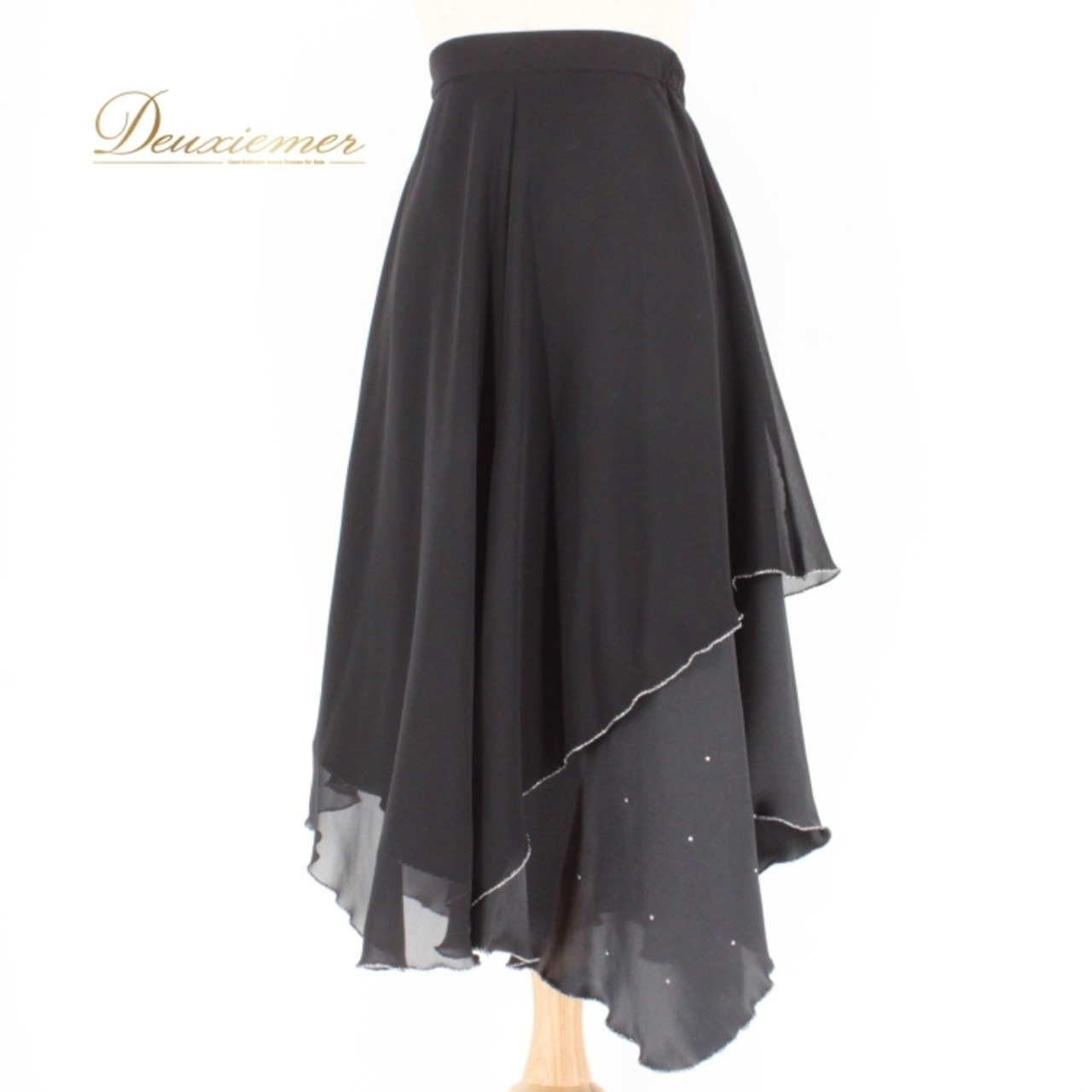 社交ダンス 衣装 スタンダード スカート レッスンウェア 黒 ブラック系 PAPILLON パピヨン フォーマル シルバー系 練習着 無地 上品 シンプルデザイン アーバンブラック ラインストーン 伸縮性 ポリエステル製 総丈約80cm ウエスト約29.5cm ファスナー仕様 レディース ダンス用衣装 祭り イベント衣装 スタイリッシュ スカートファッション