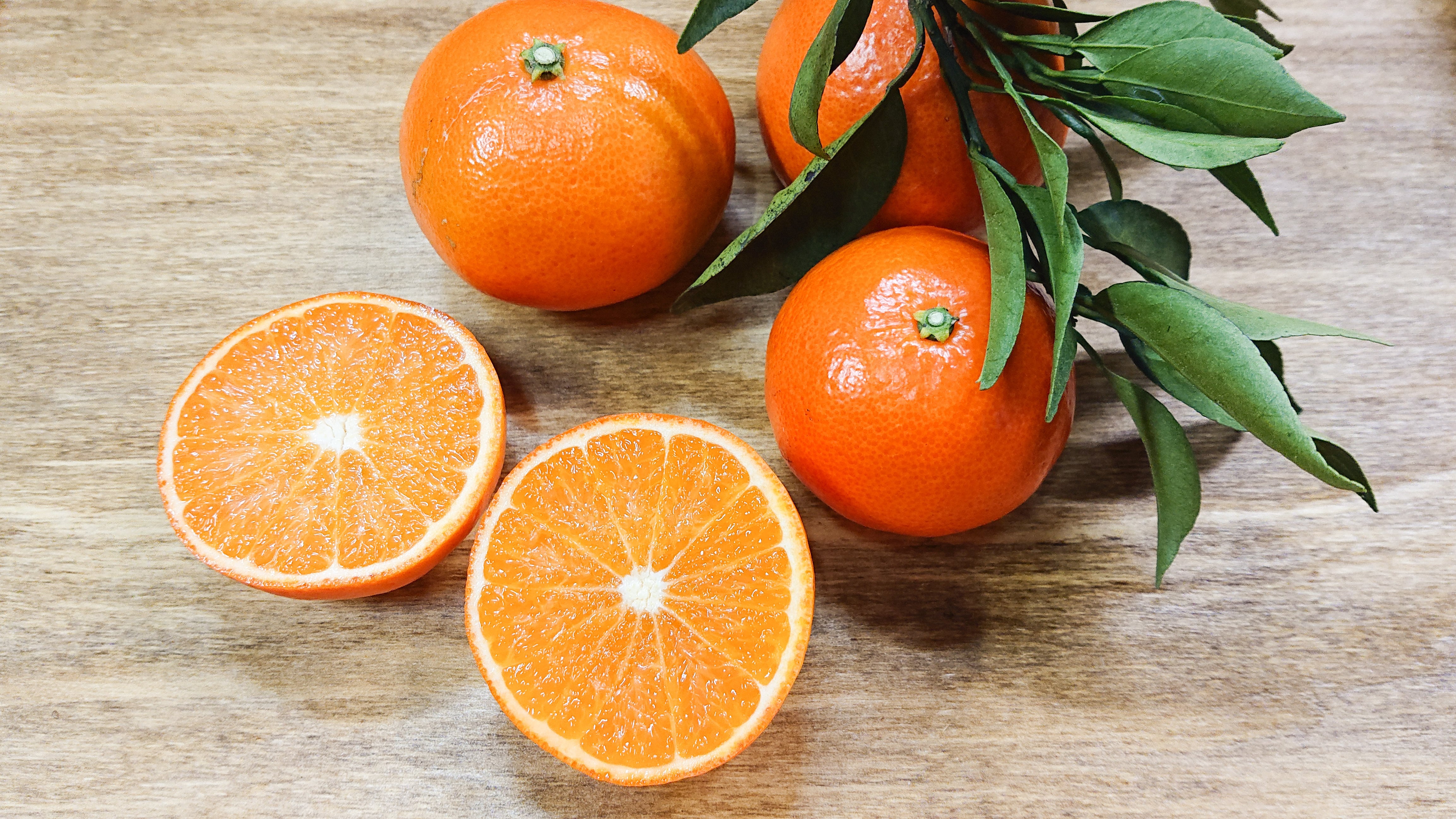 新品種 みはや 家庭用 5kg 30~43玉入り | 千光士農園