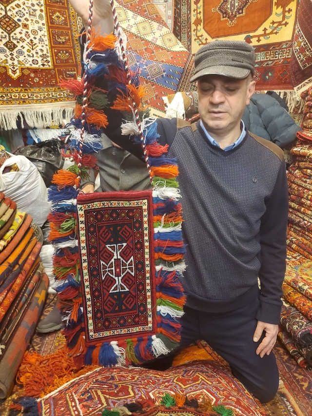 絨毯クエスト50【No.27】紐付き袋 ※現在、こちらの商品はイランに置いてあります。ご希望の方は先ずは在庫のご確認をお願いします。