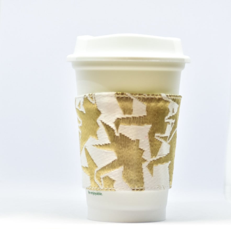 帯 カップスリーブ コーヒースリーブ リメイク 日本製 ゴールド×ホワイト 折鶴 - cup sleeve