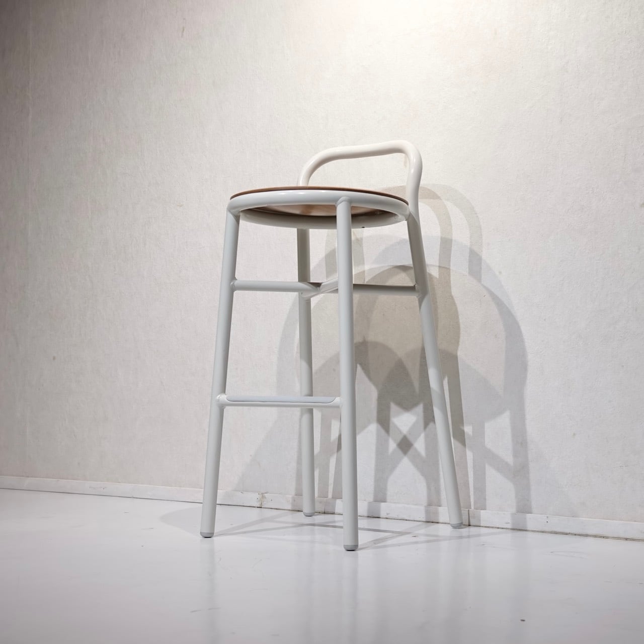 Magis マジス PIPE STOOL PLYWOOD パイプスツール プライウッド