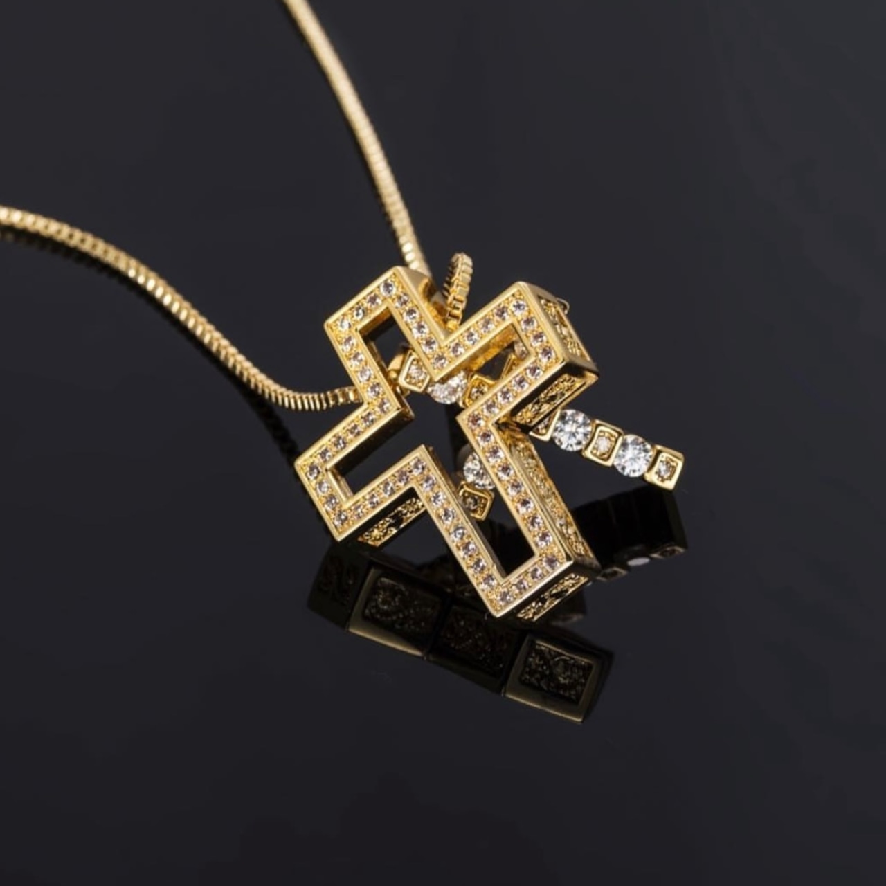 LJ CROSS NECKLACE GOLD