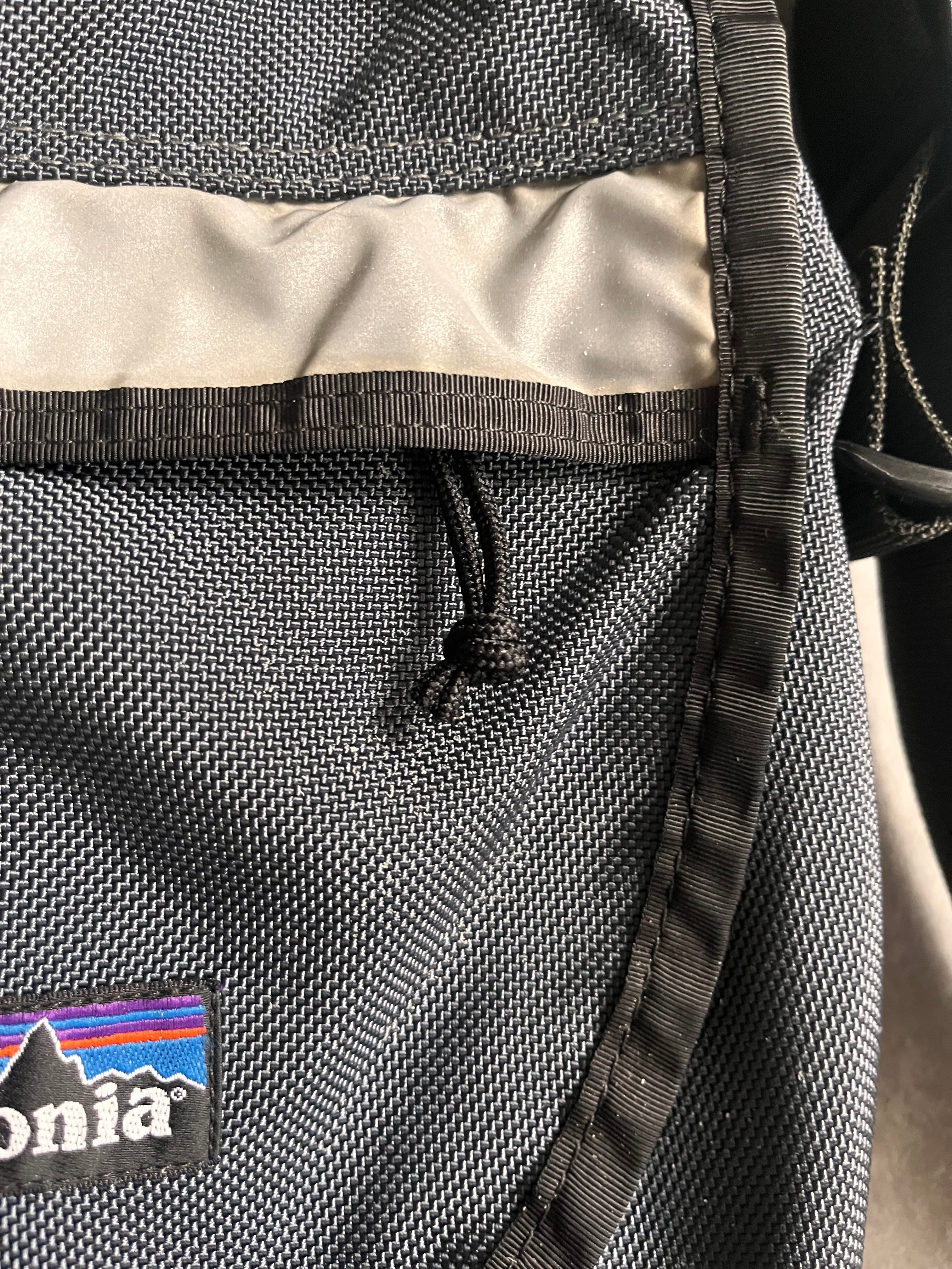 2000s Patagonia Critical Mass Messenger Bag Made in USA | ROGER'S