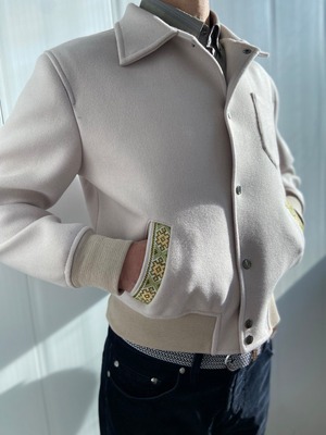 ウクライナ産カシミヤ手刺繍ジャケットコート ユニセックス