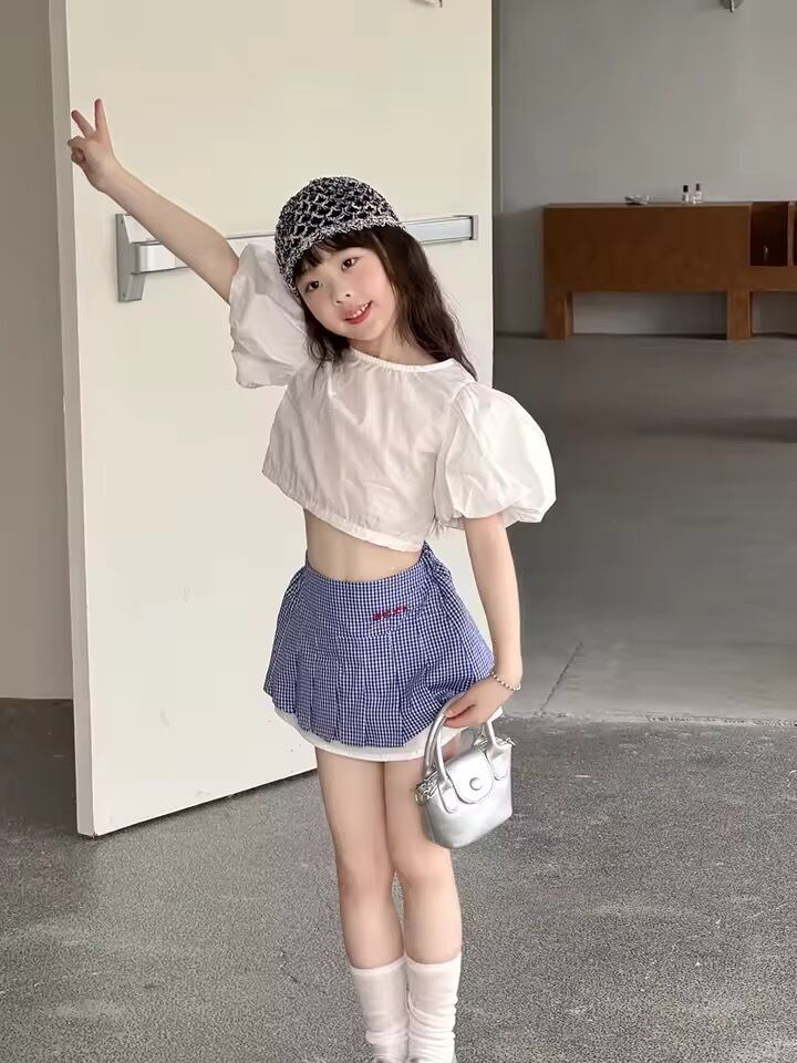 ×××刺繍ブルーチェックスカート