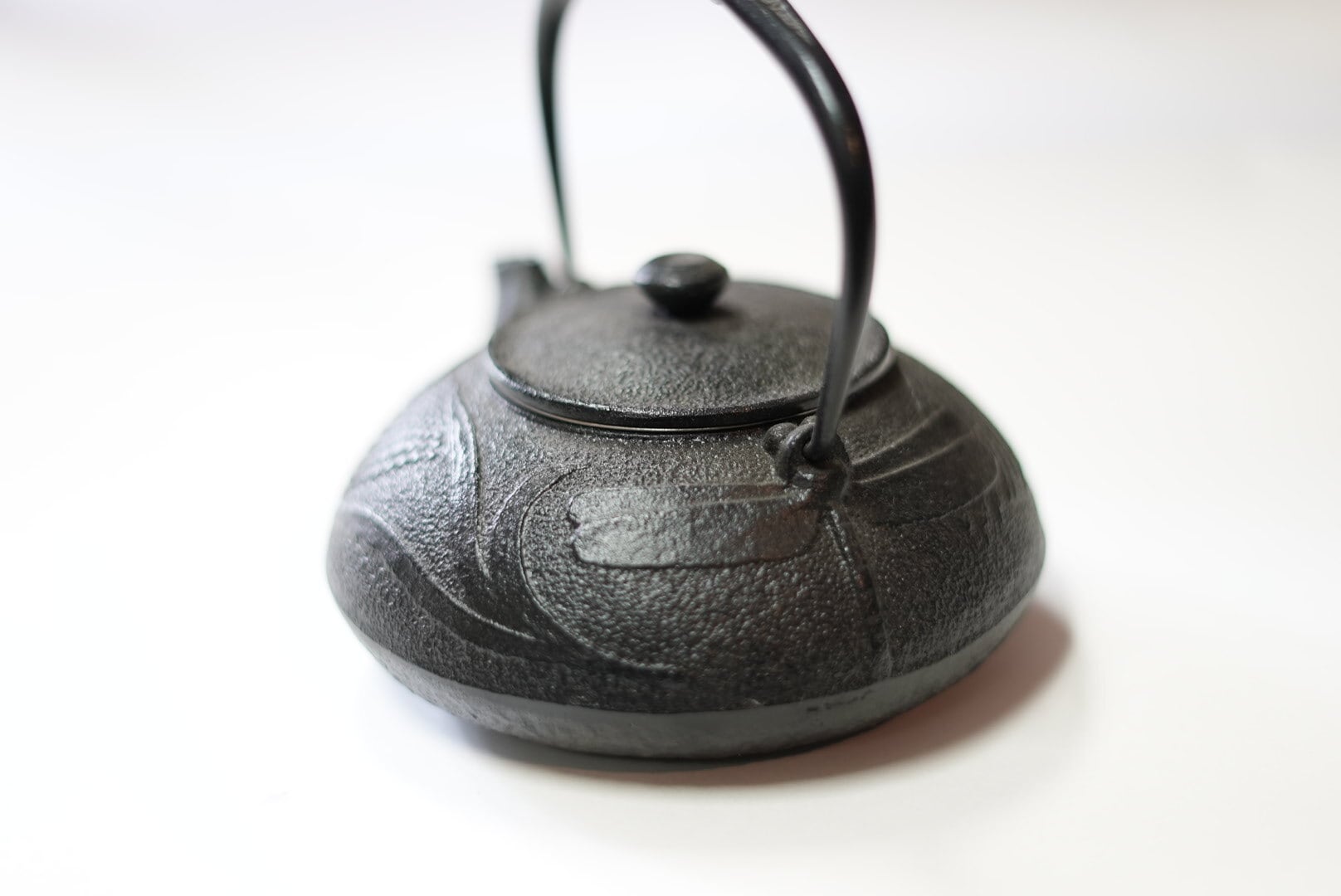 南部鉄器 鉄瓶 蜻蛉 黒 0.5L | 1848年創業 南部鉄器工房及富