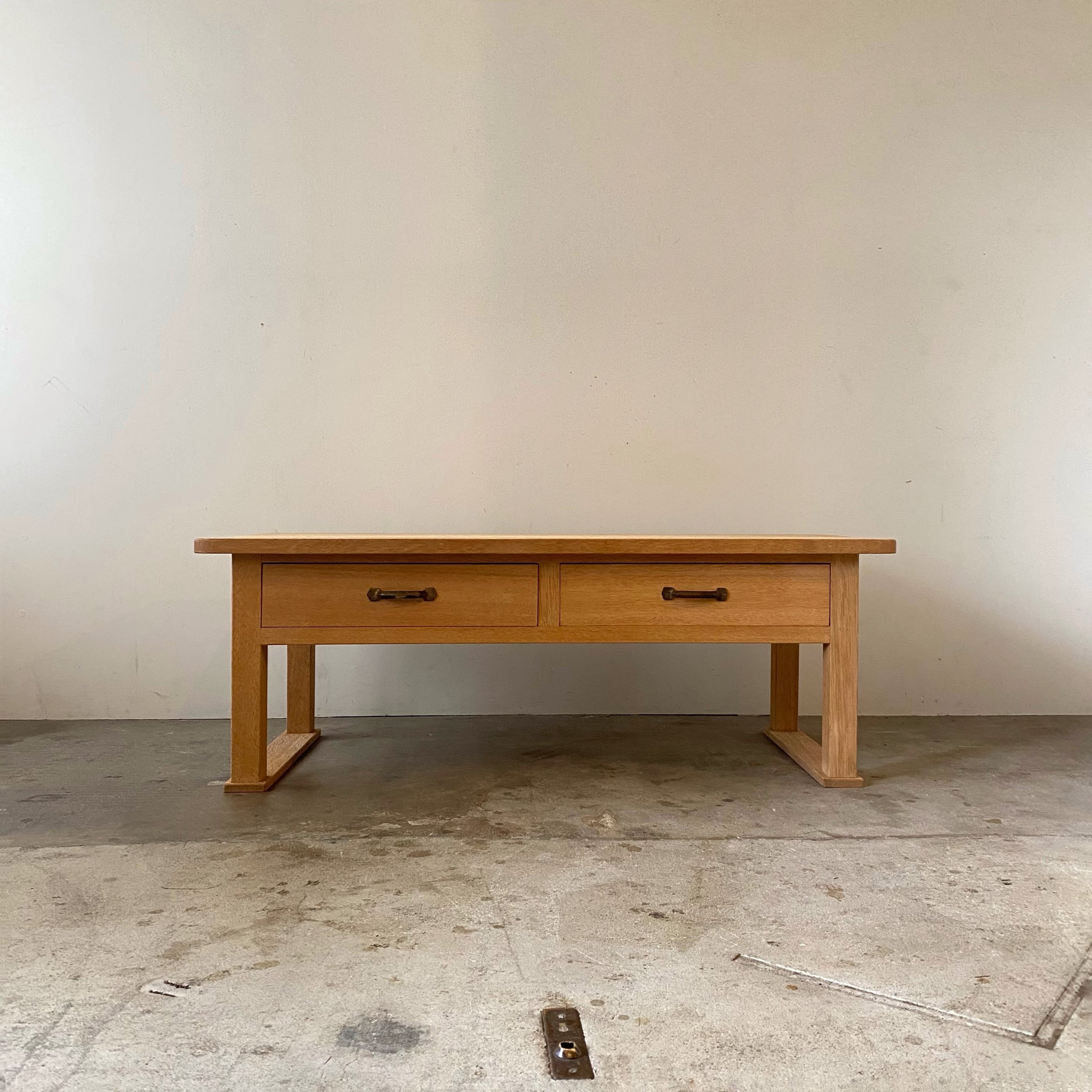 引き出し付きのローテーブル　1020