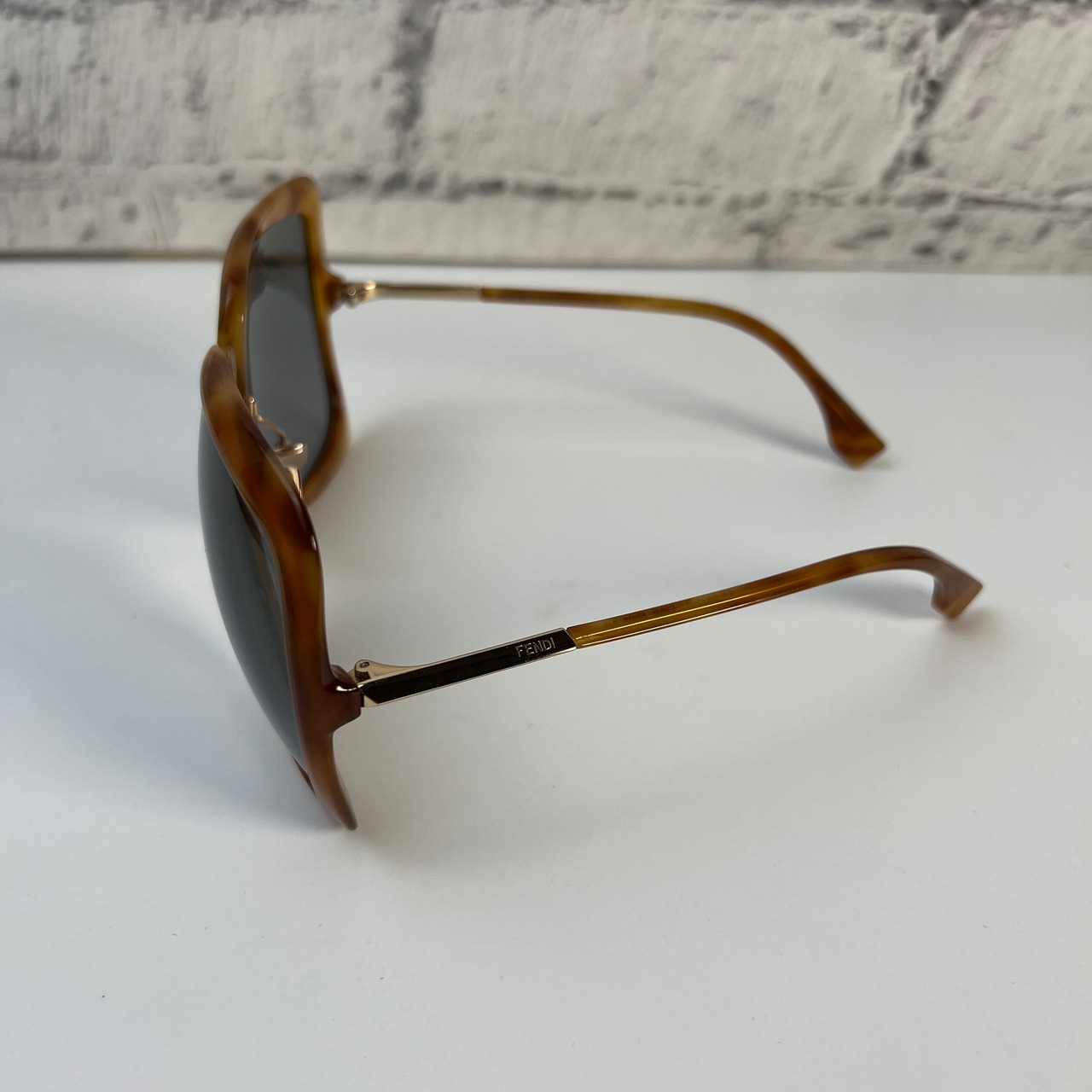 【最終処分SALE】FENDI フェンディ サングラス ブラウン A-8753