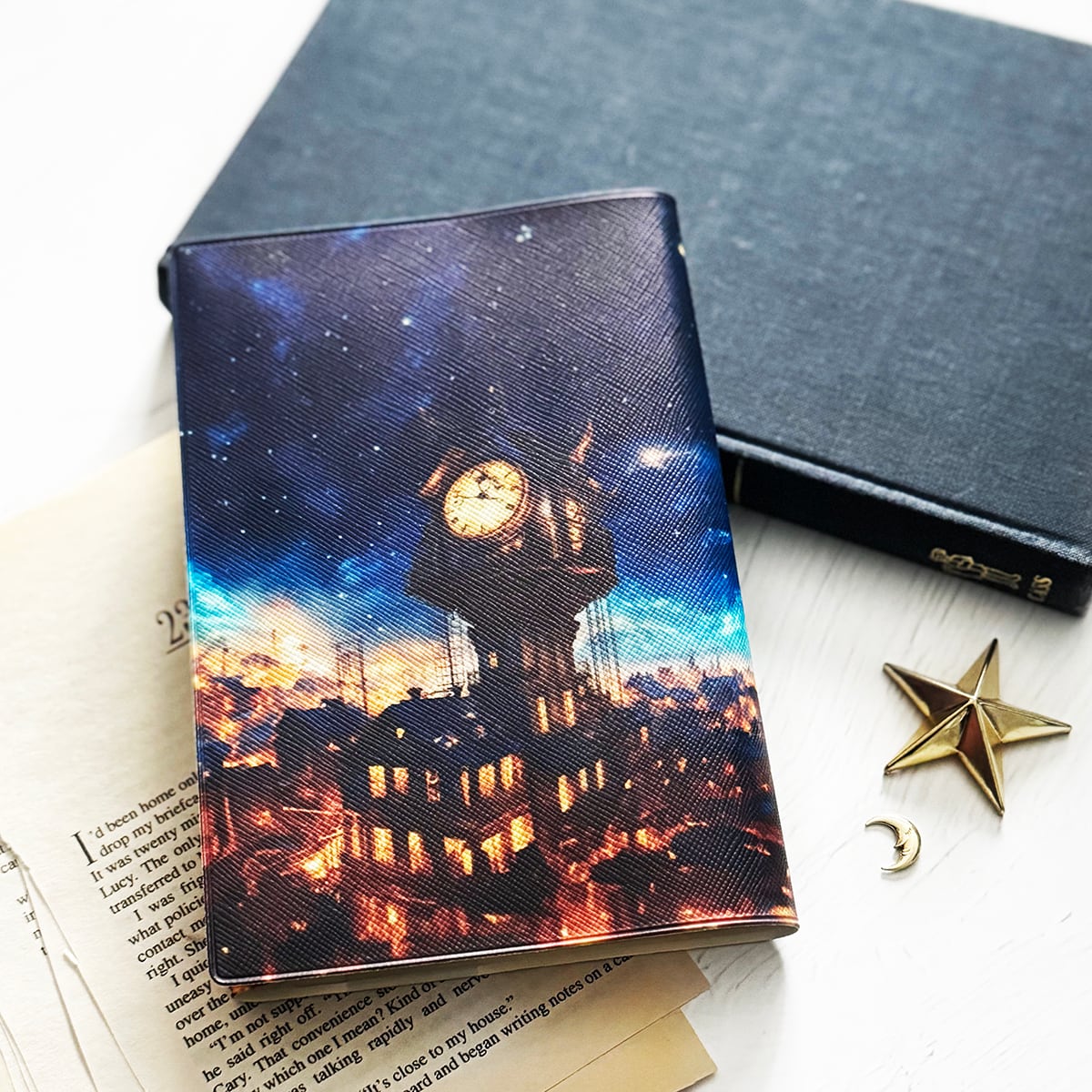 SALE】広大な夜空と古びた時計台 ブックカバー・手帳カバー | LALA