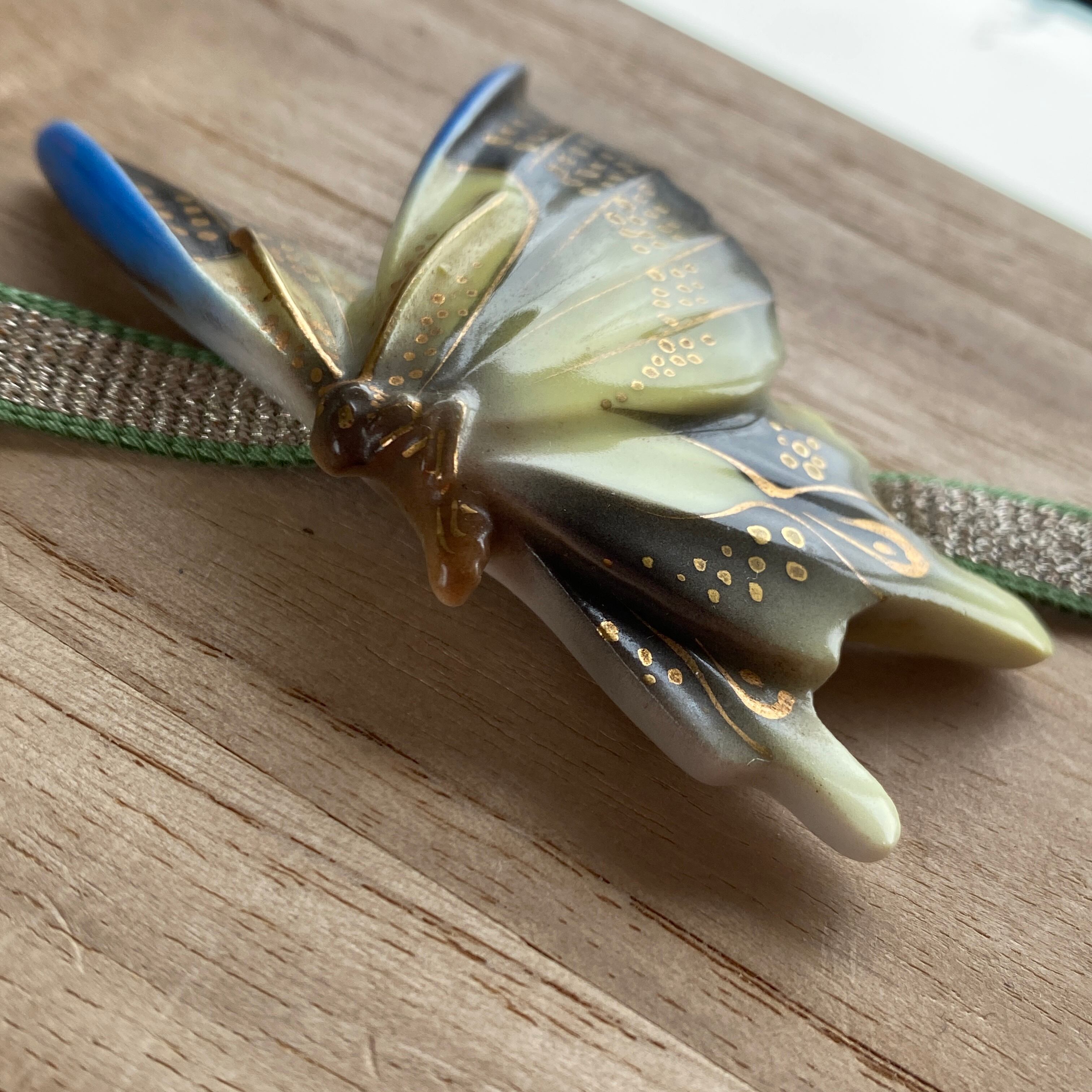 アンティーク　有田磁器　蝶々の帯留め