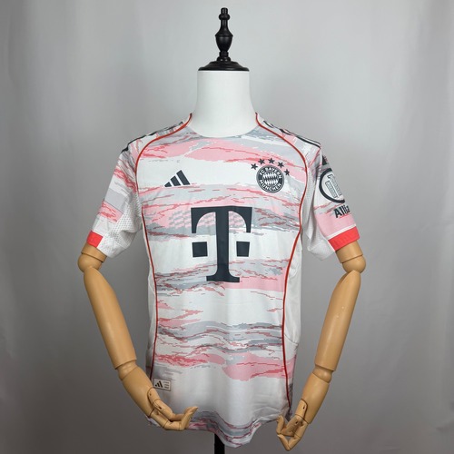 バイエルン・ミュンヘン 25/26 アウェイ サッカーユニフォーム 背番号入り
