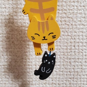 のあぷらす　木製　猫の親子ストラップ(トラ猫・三毛猫・白黒ハチワレ猫)