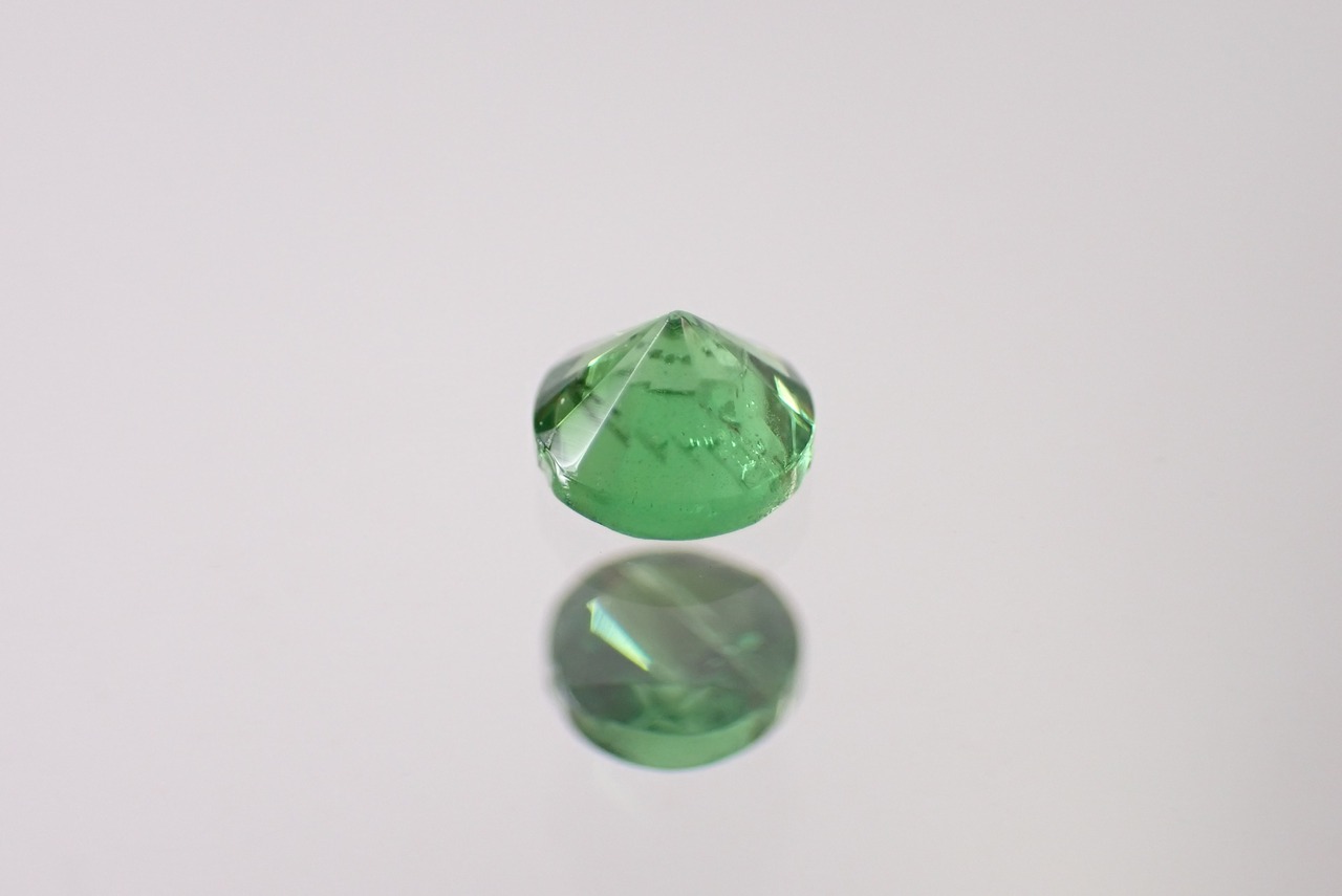 ツァボライト　0.24ct　 [D6-42]