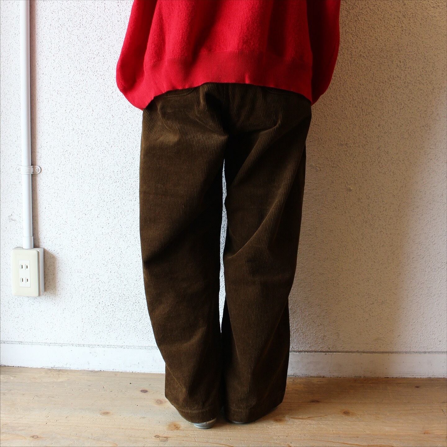 ORDINARY FITS（オーディナリーフィッツ）/ CORDUROY BELL PANTS