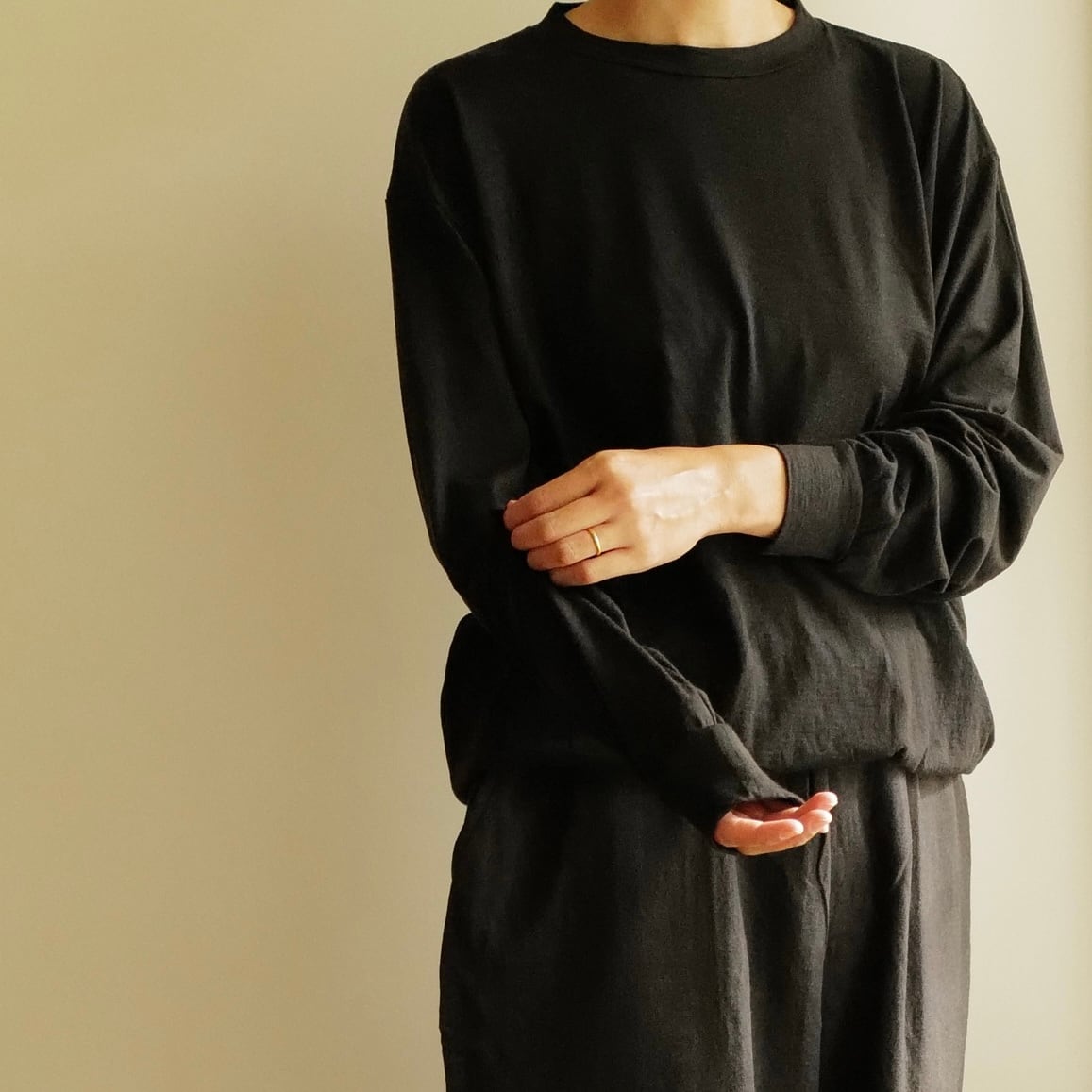 COMOLI ｜ウール天竺長袖クルー | HJ GALLERY
