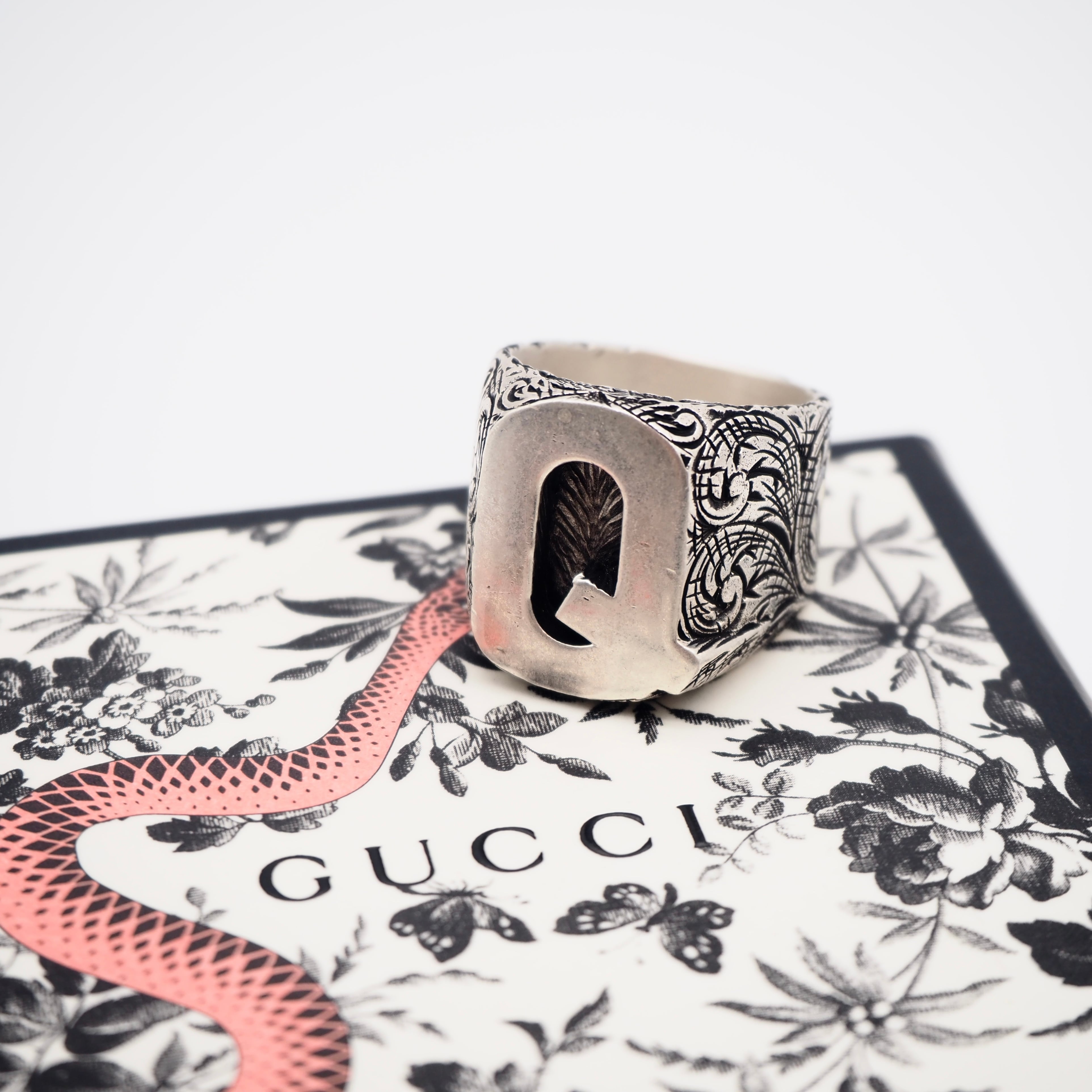 GUCCI 約20号 アラベスク イニシャル「Q」シルバー925 グッチ 付属品有り