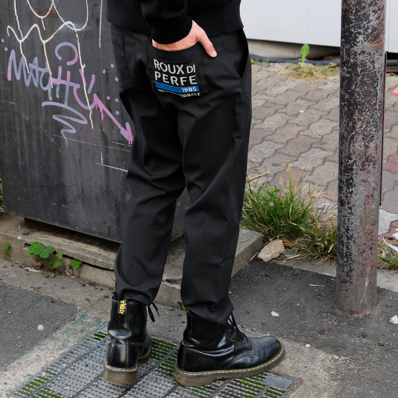 日本製撥水加工刺繍パンツ