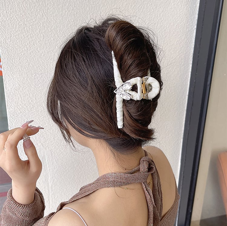 ヘアアクセサリー、バレッタ - ヘアアクセサリー