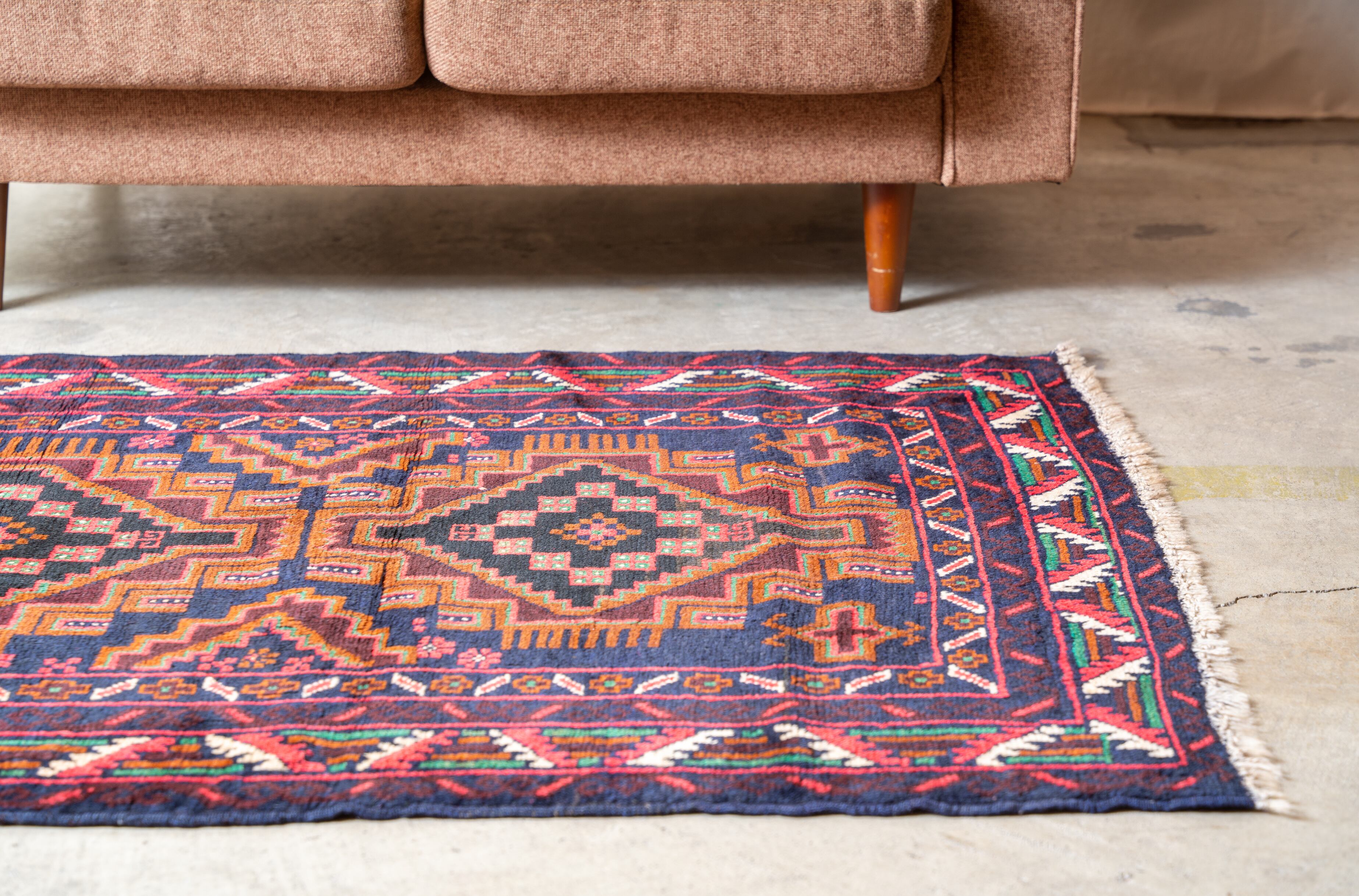VINTAGE TRIBAL RUG- Afghanistan 501 | Phi Market.21