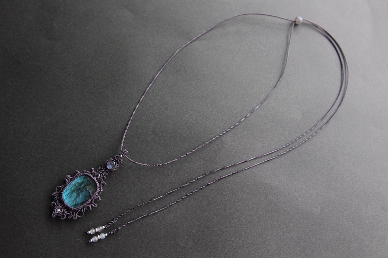 Labradorite & Rainbow moonstone  micro macrame pendant