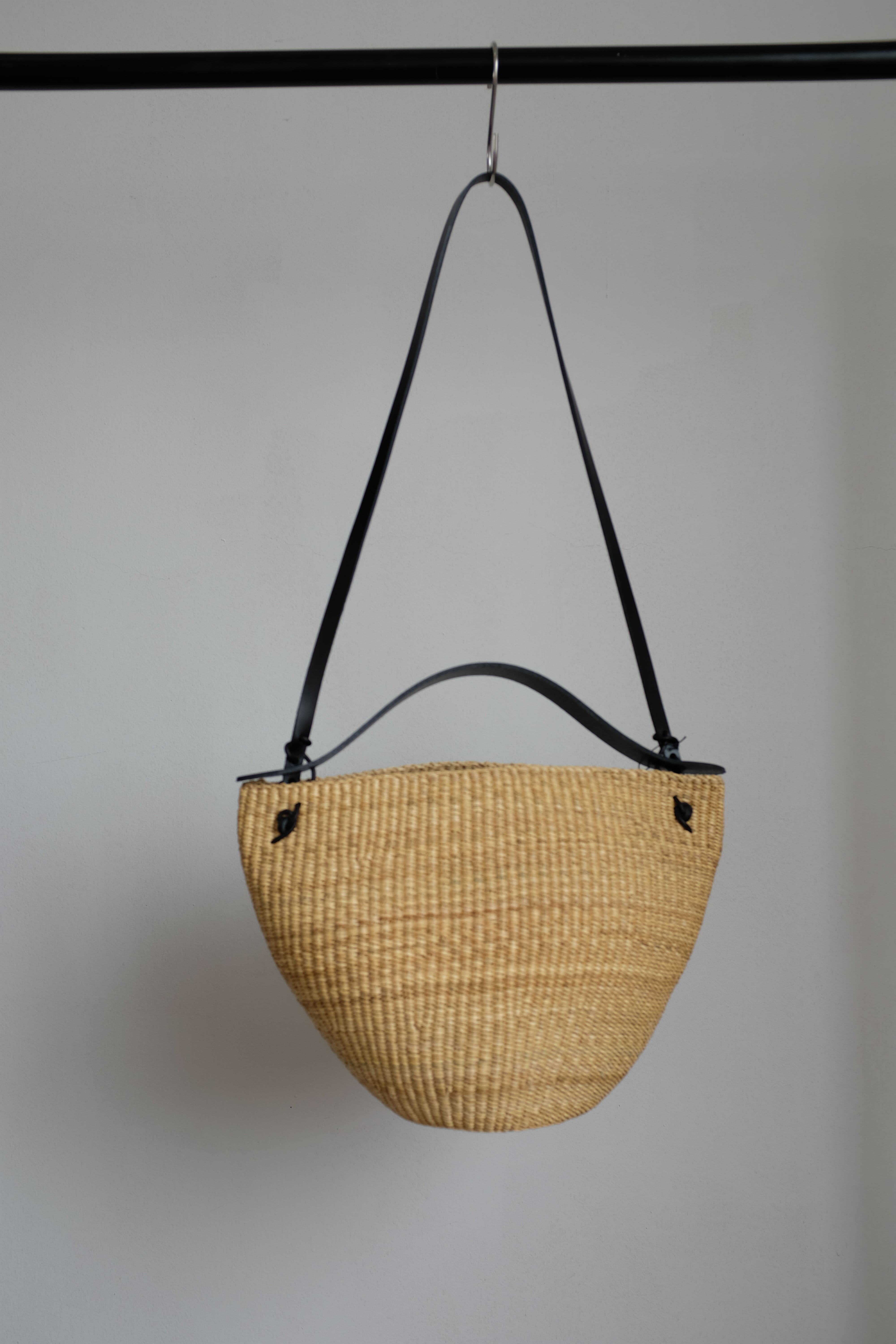Ines Bressand]N.33S SMALL WALNUT SHOULDER BAG | YES-姫路の美容院と