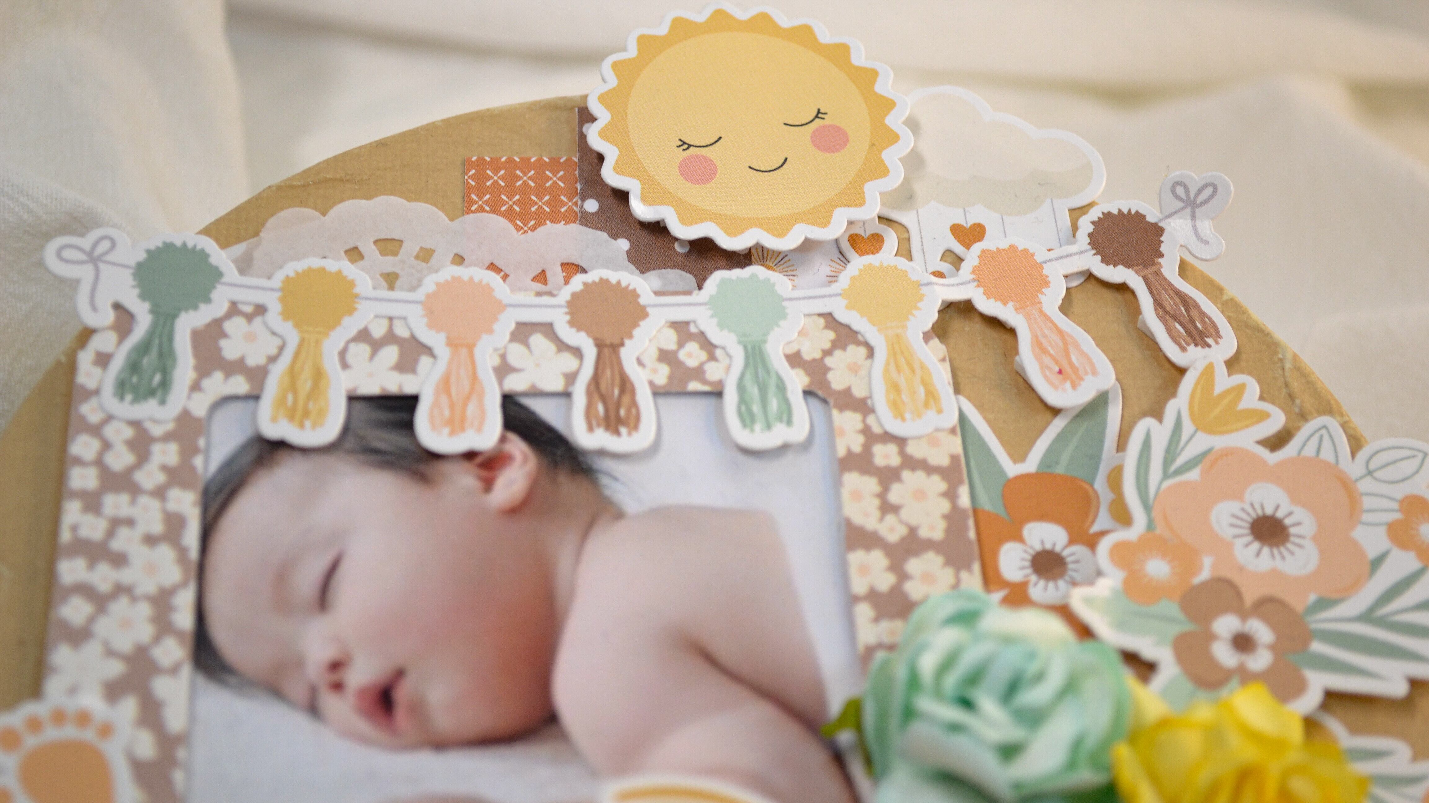 期間限定価格【お試しサイズ】円形フォトフレーム(ベージュ)男女共用※ユニーク好きなこだわりママさんへ