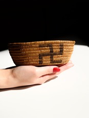1900's NAVAJO SMALL BASKET SWASTIKA DESIGN
