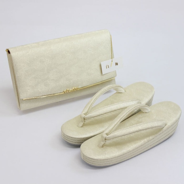 草履 紗織 Mサイズ 新品 未使用 在庫処分 着物 シルバー 箱付き 軽
