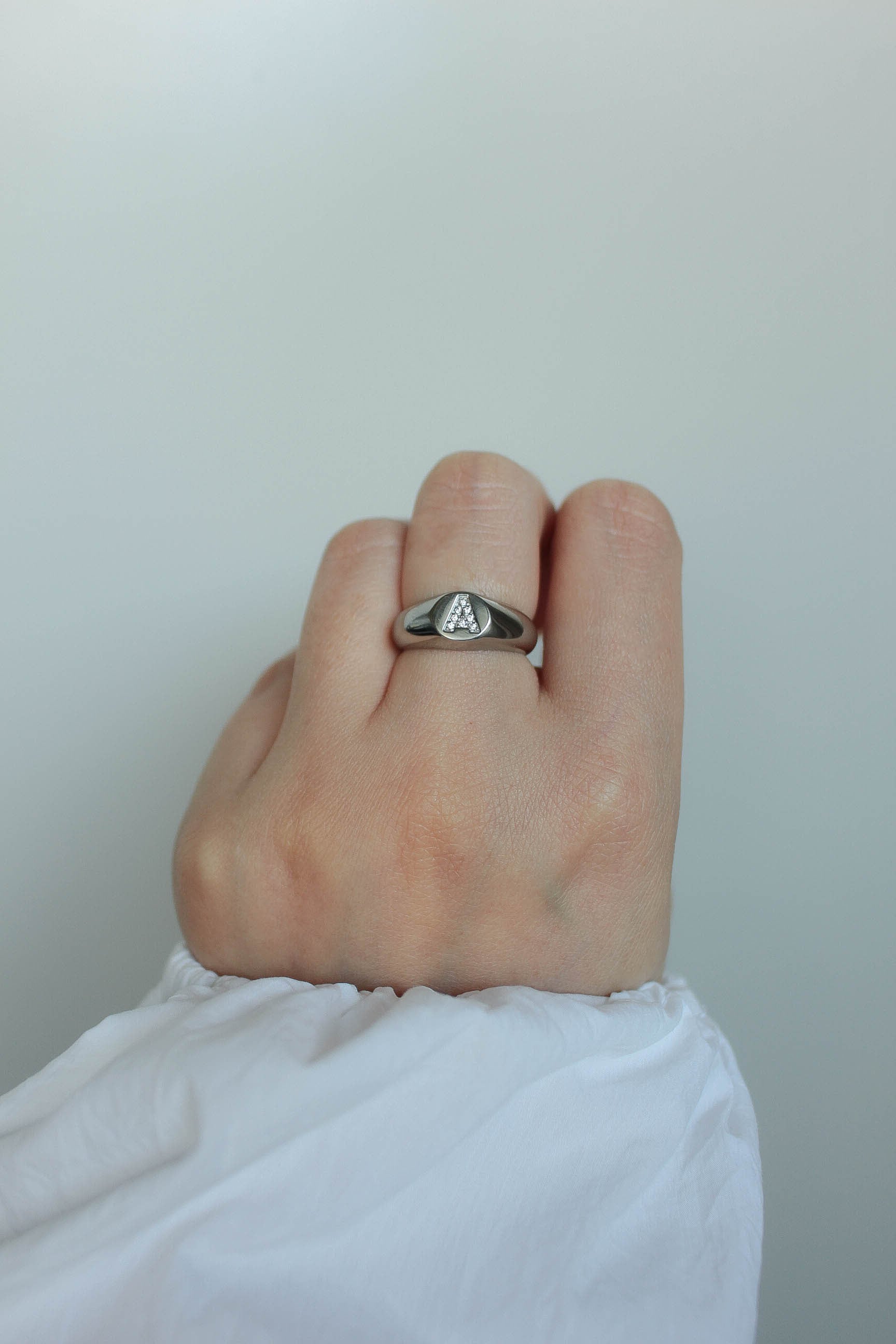 Signet Initial Dia Ring / Silver | ebine(エビネ)|金属アレルギー