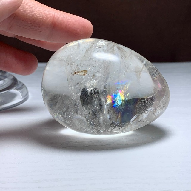 ー売約済みー虹たま☆透明度高く大きい水晶たまご・可愛い台座付き