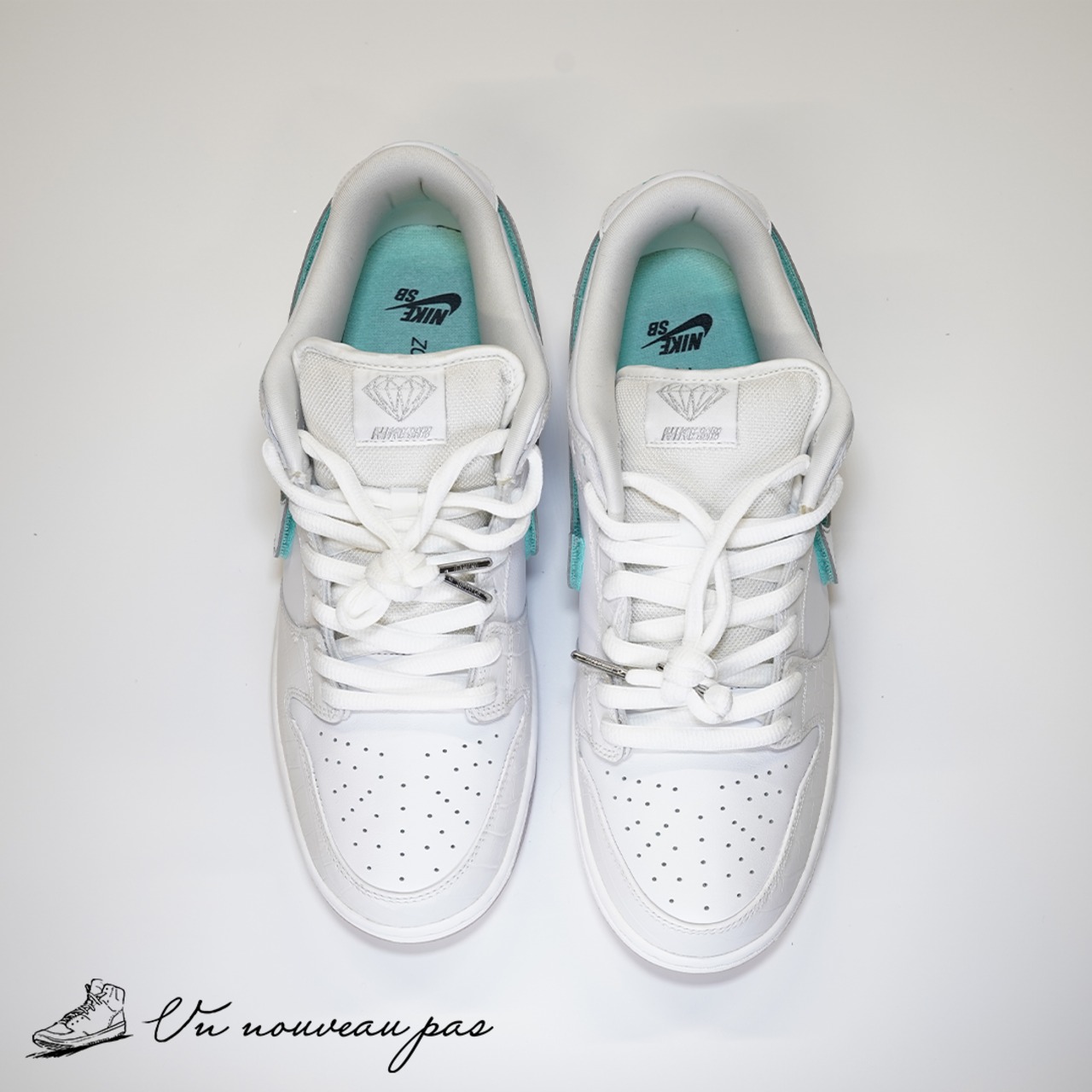 Nike SB Dunk Low "Tiffany" × Diamond Supply Co.