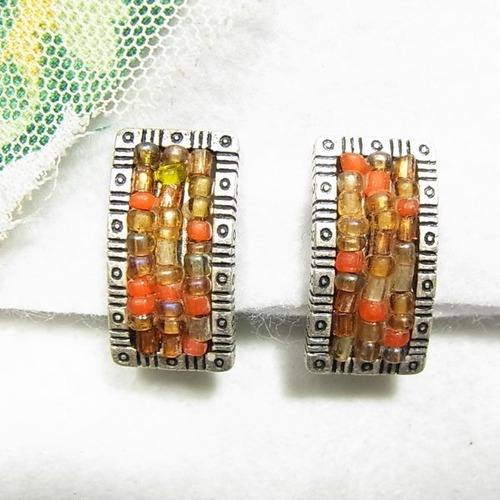 オレンジビーズの四角いイヤリング  アクセサリーのセール通販 11568E