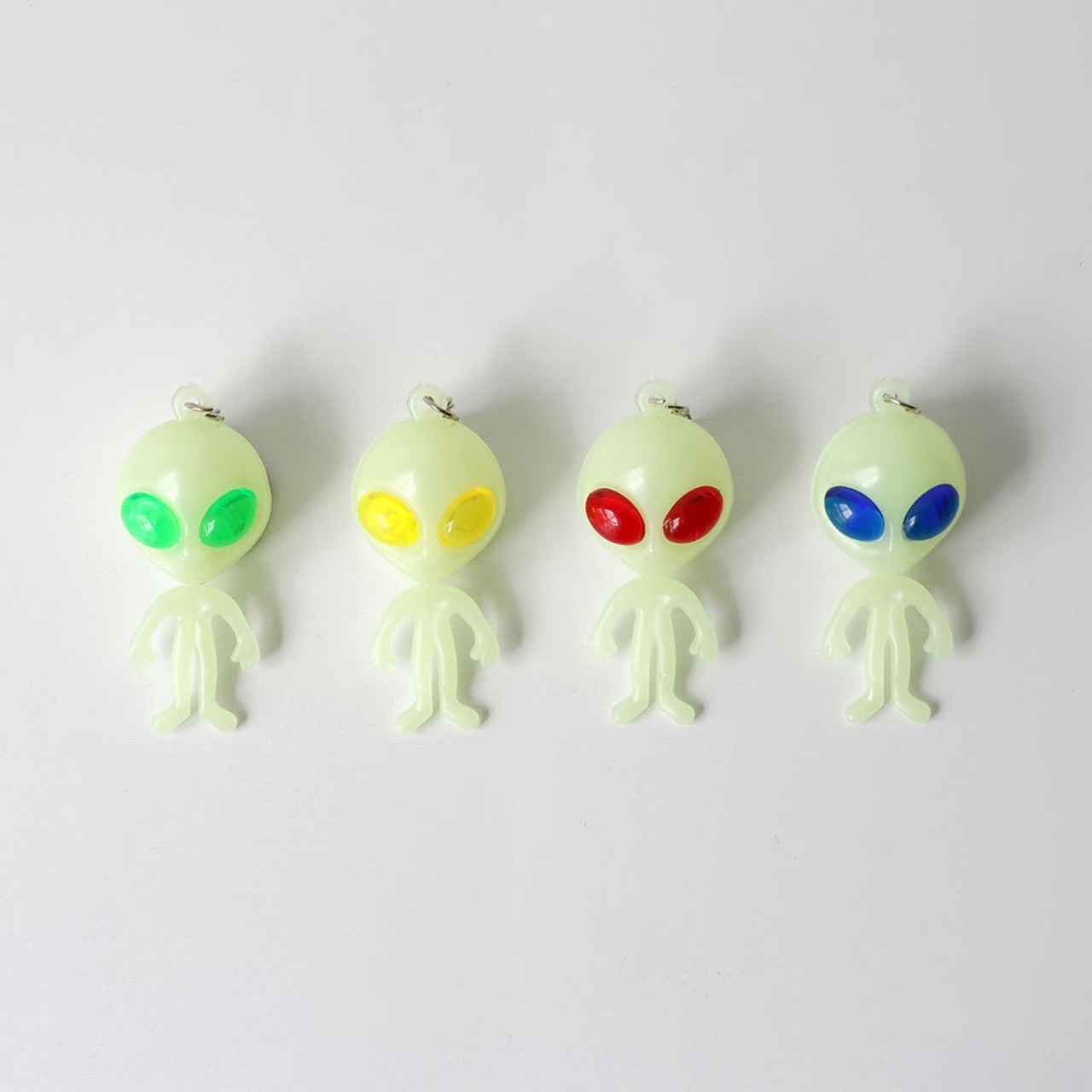 Glow Alien Keychain "Red"/キーホルダー/宇宙/エイリアン/DETAIL