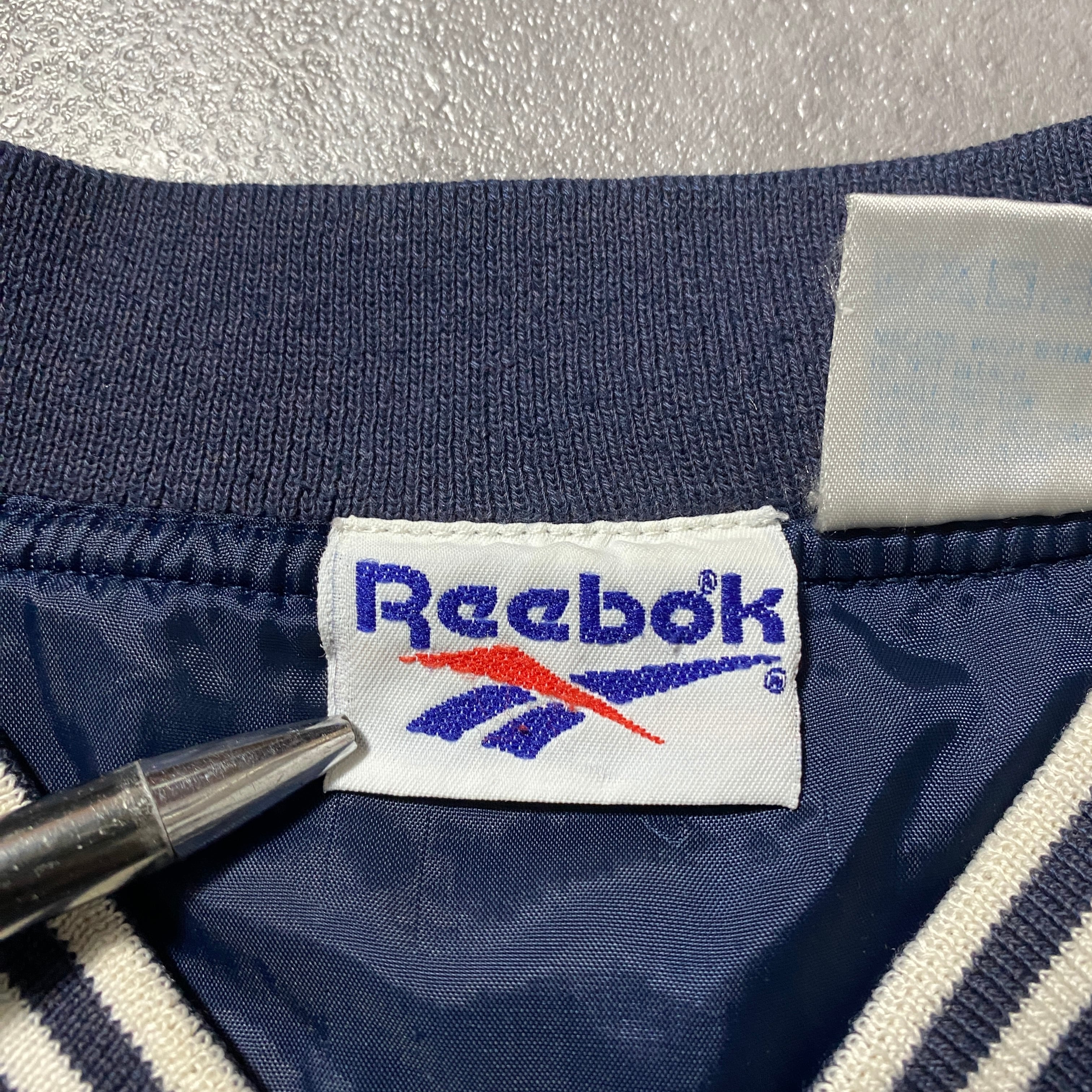 90s US古着　Reebok NFL ナイロンプルオーバー　M 青バック刺繍 90s US古着 Reebok NFL ナイロンプルオーバー M 青バック刺繍 2025年
