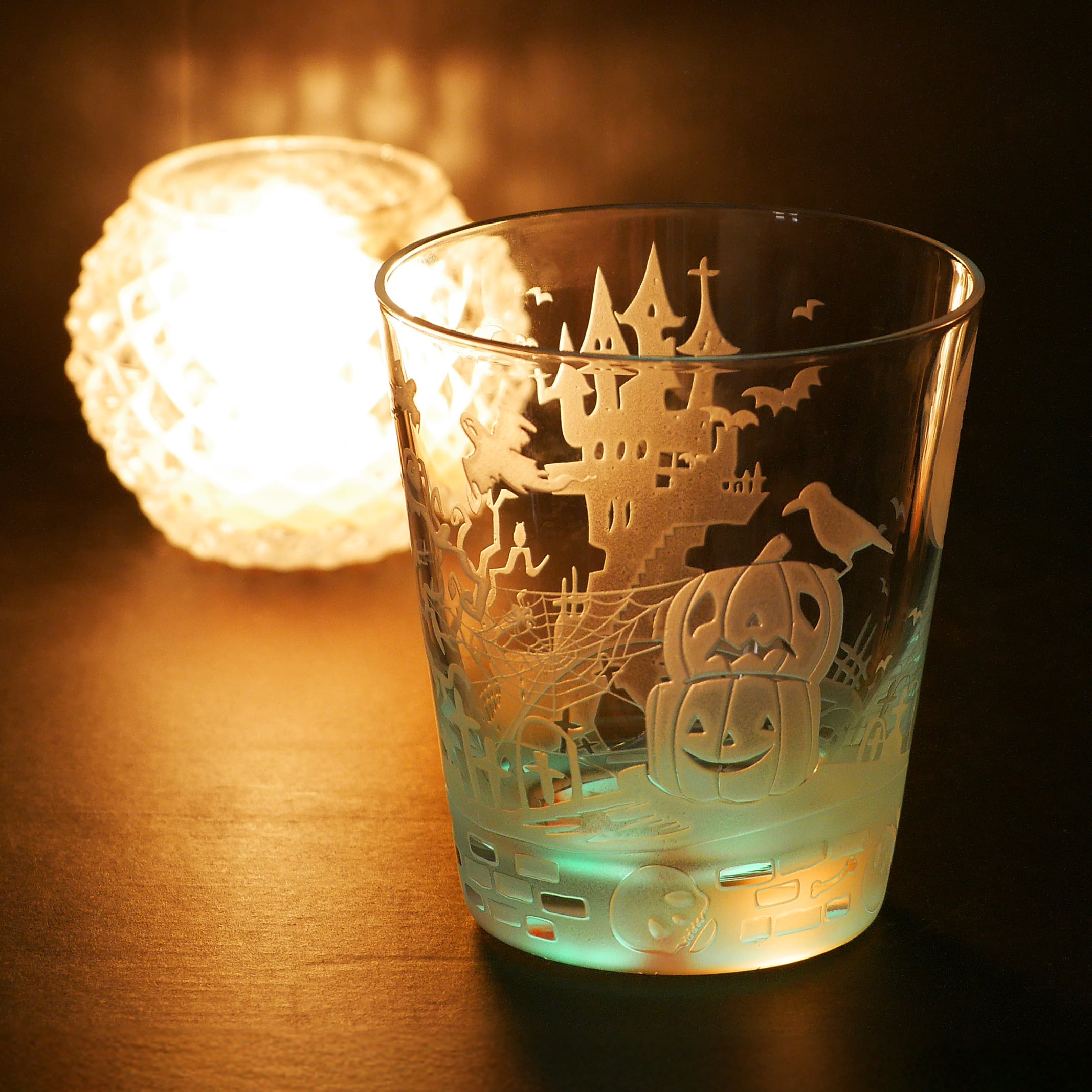 メロウグラスさんの青いお月様の作品 月光工房 GEKKO KO-BO サンドブラスト彫刻と月光のように輝く