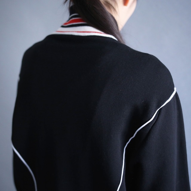 good coloring rib line and white piping design track jacket