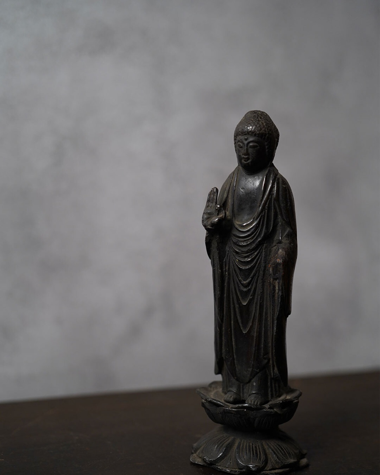 阿弥陀如来立像　金属