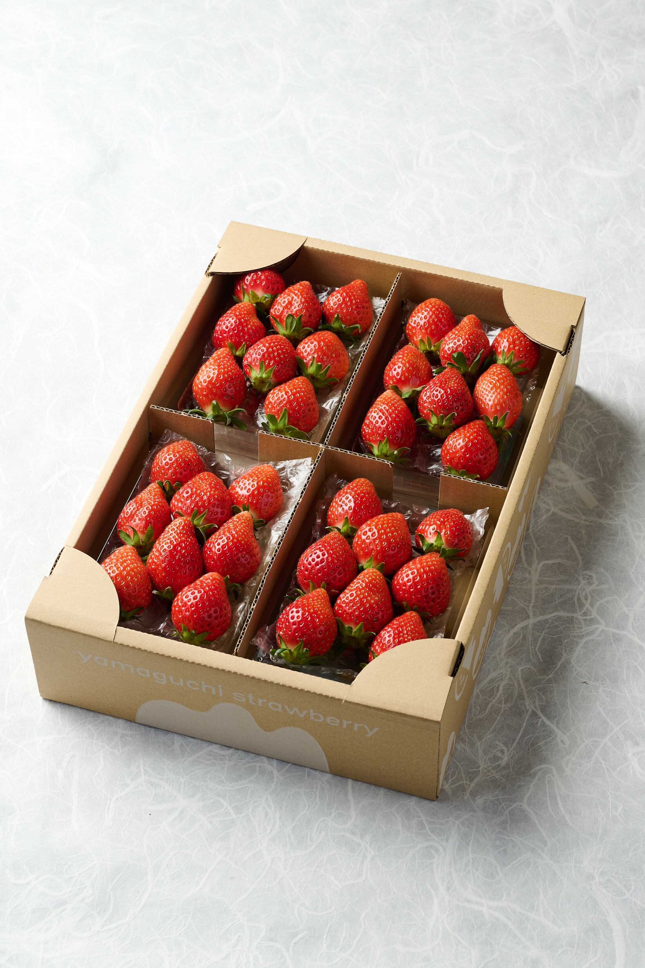 初摘み予約】中身おまかせ「やよいひめ」レギュラーパック3箱 いちご