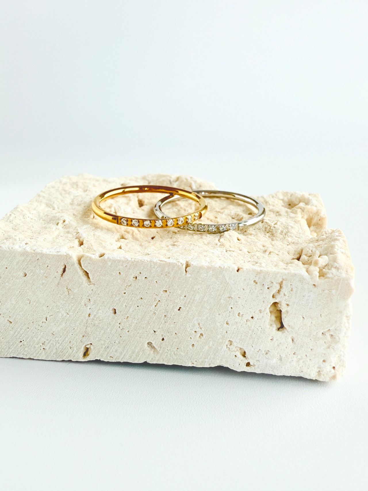 Zirconia Ring (8 Stones)