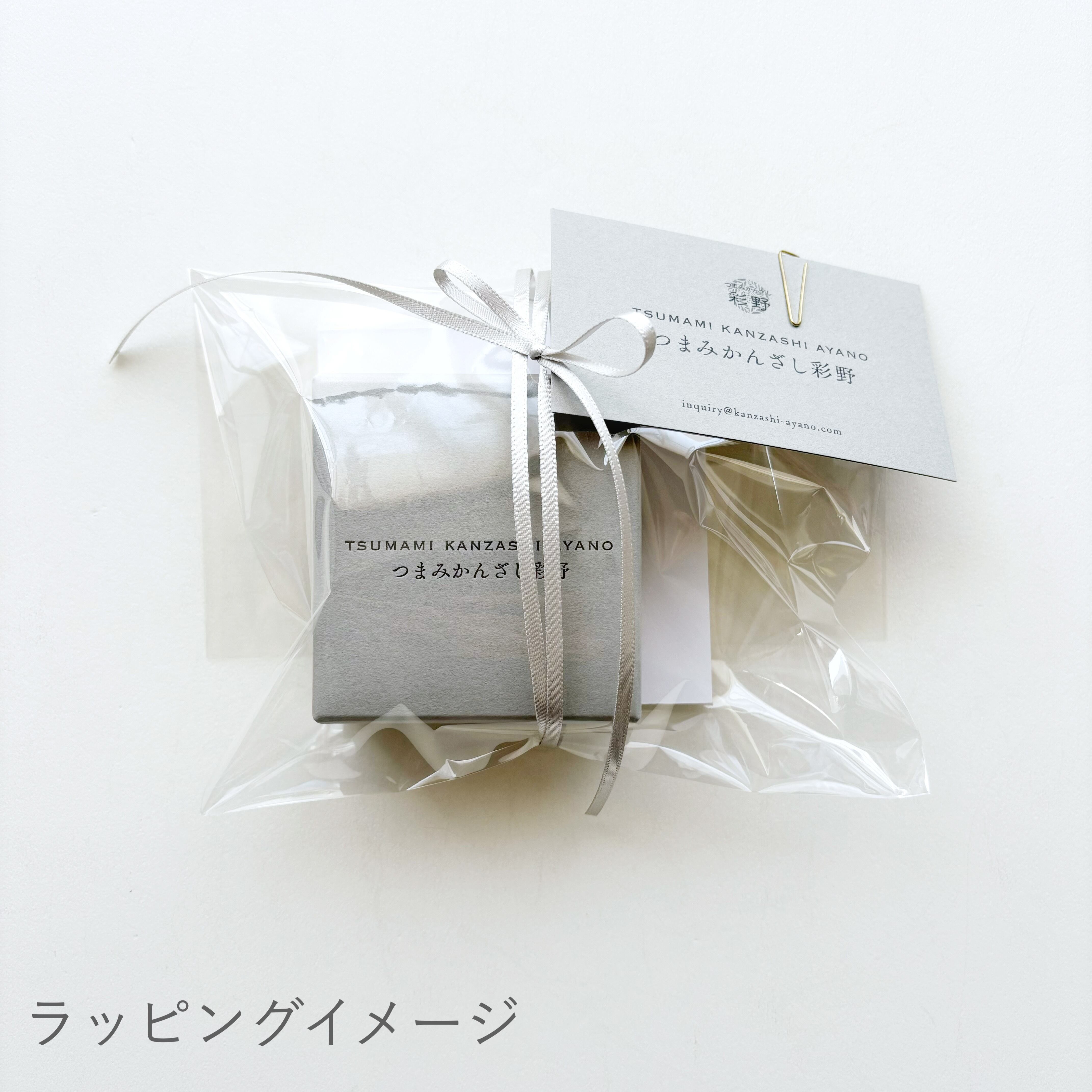 ポインセチア【帯留 / ブローチ】 | つまみかんざし彩野