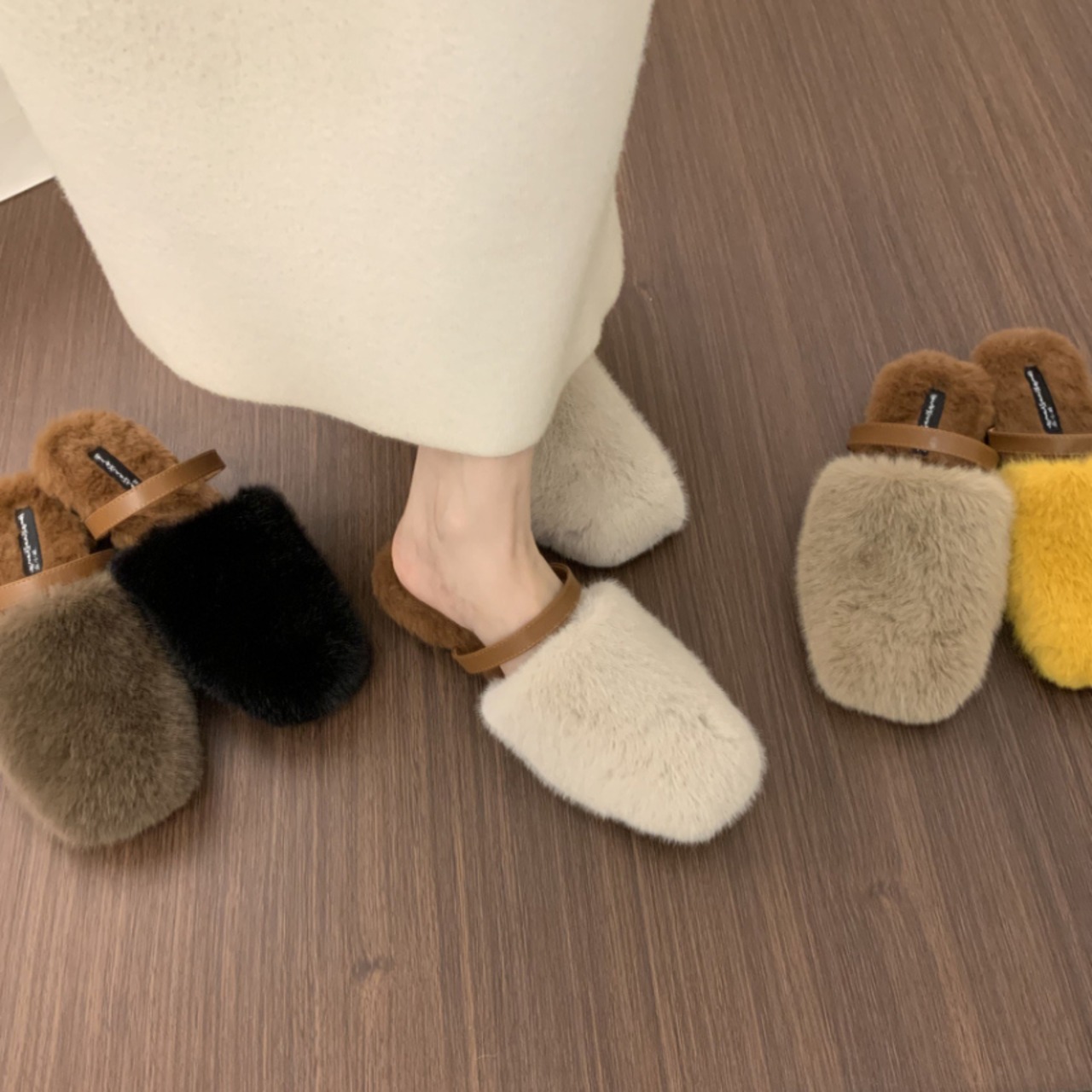 fur flat sandals J00302