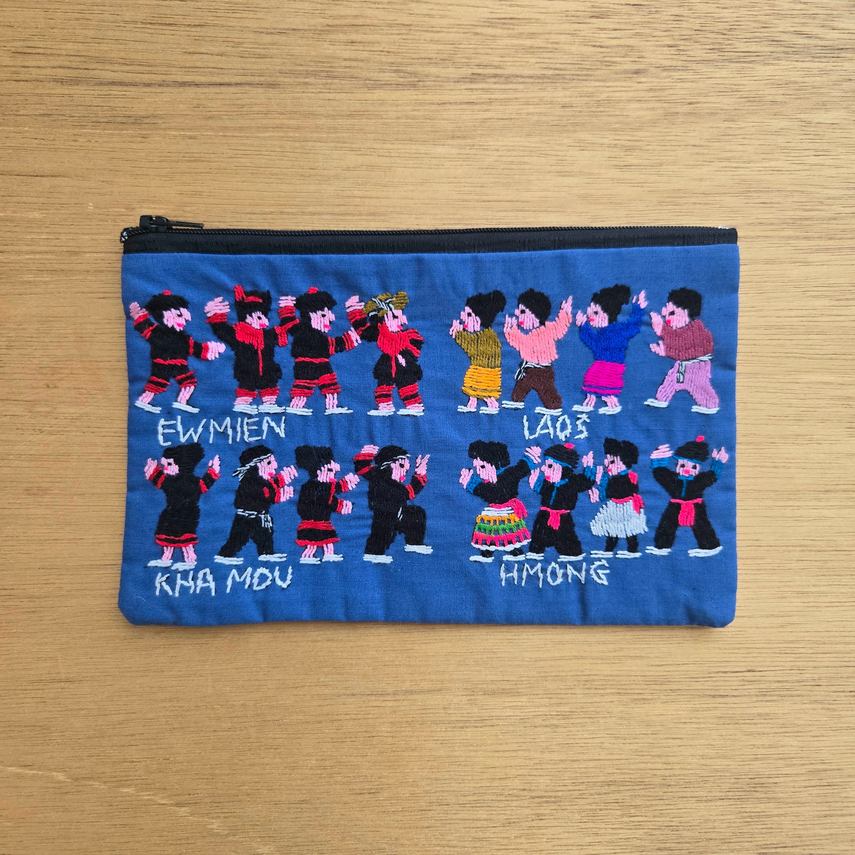 ラオス モン族手刺繍ポーチ・ラオスの人々 | gururi
