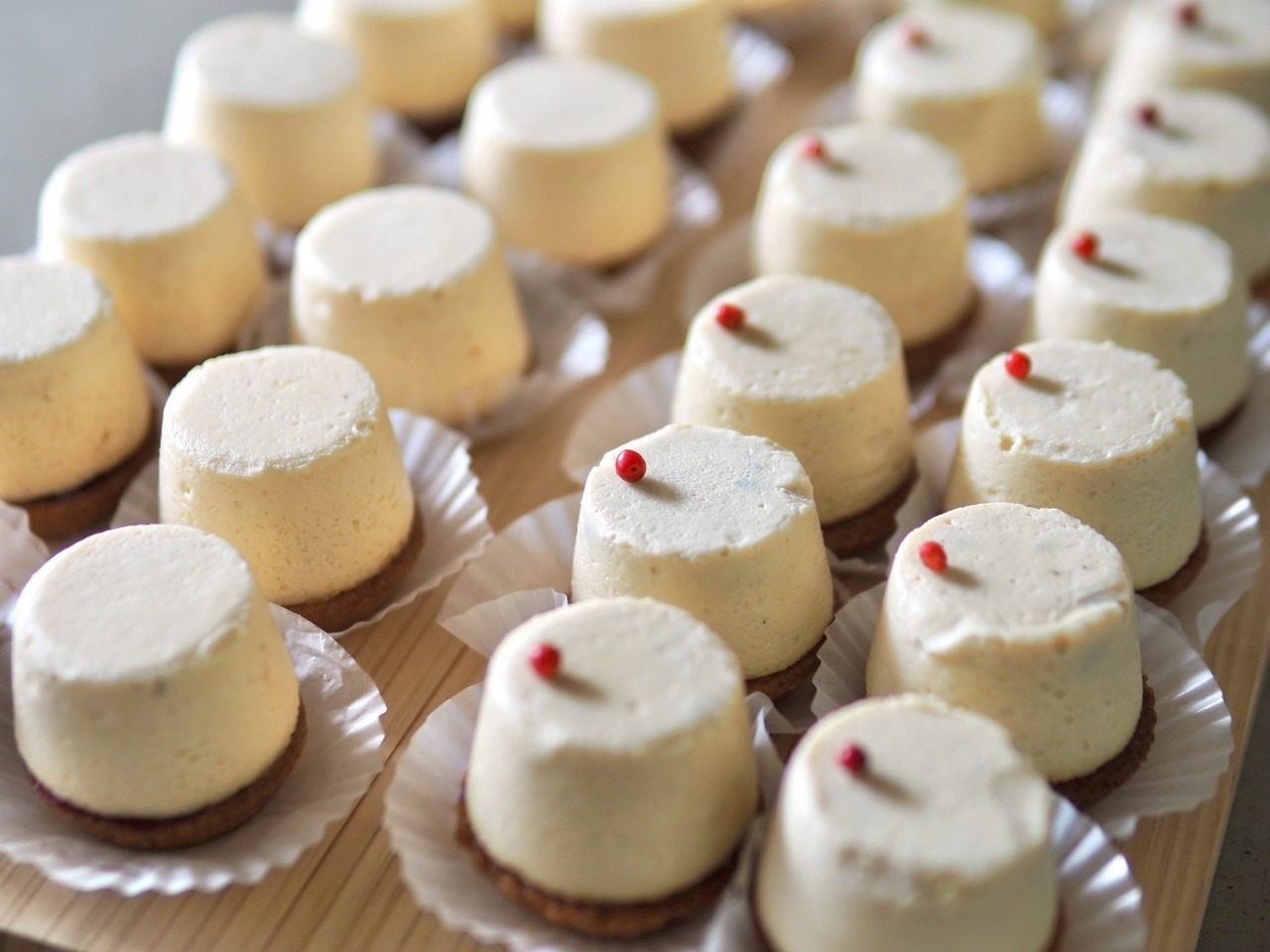 ミニチーズケーキ 【プレーン&ブルーチーズ】8個入り