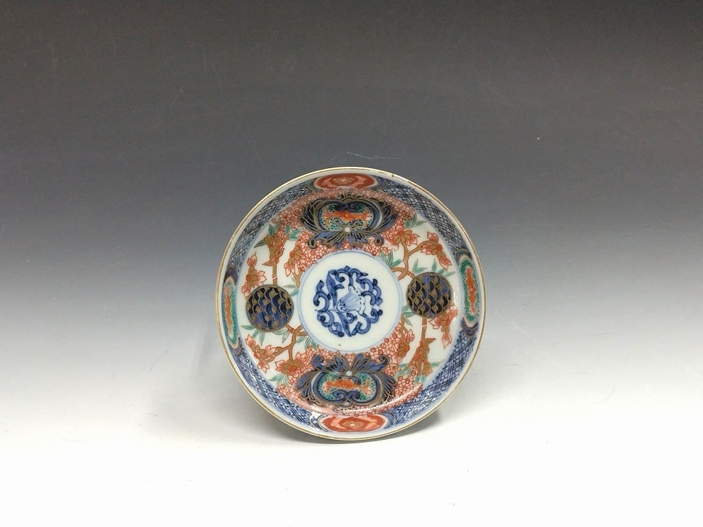 大聖寺伊万里(石川,明治期-1880年頃) 赤絵金彩地紋花尽絵 四寸深皿