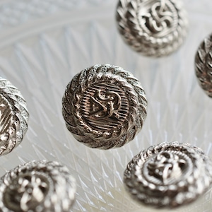 エンブレム調シルバー 15㎜