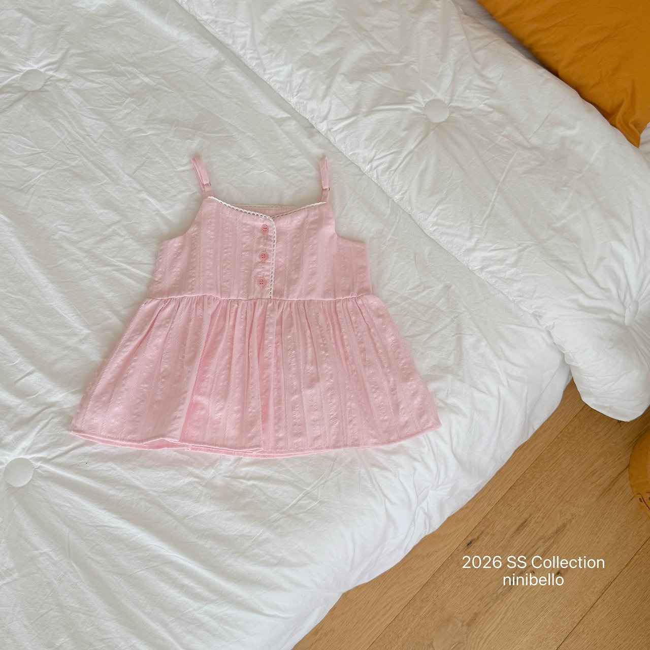 [ninibello] Milk Sleeveless Blouse / [니니벨로] 밀크나시블라우스