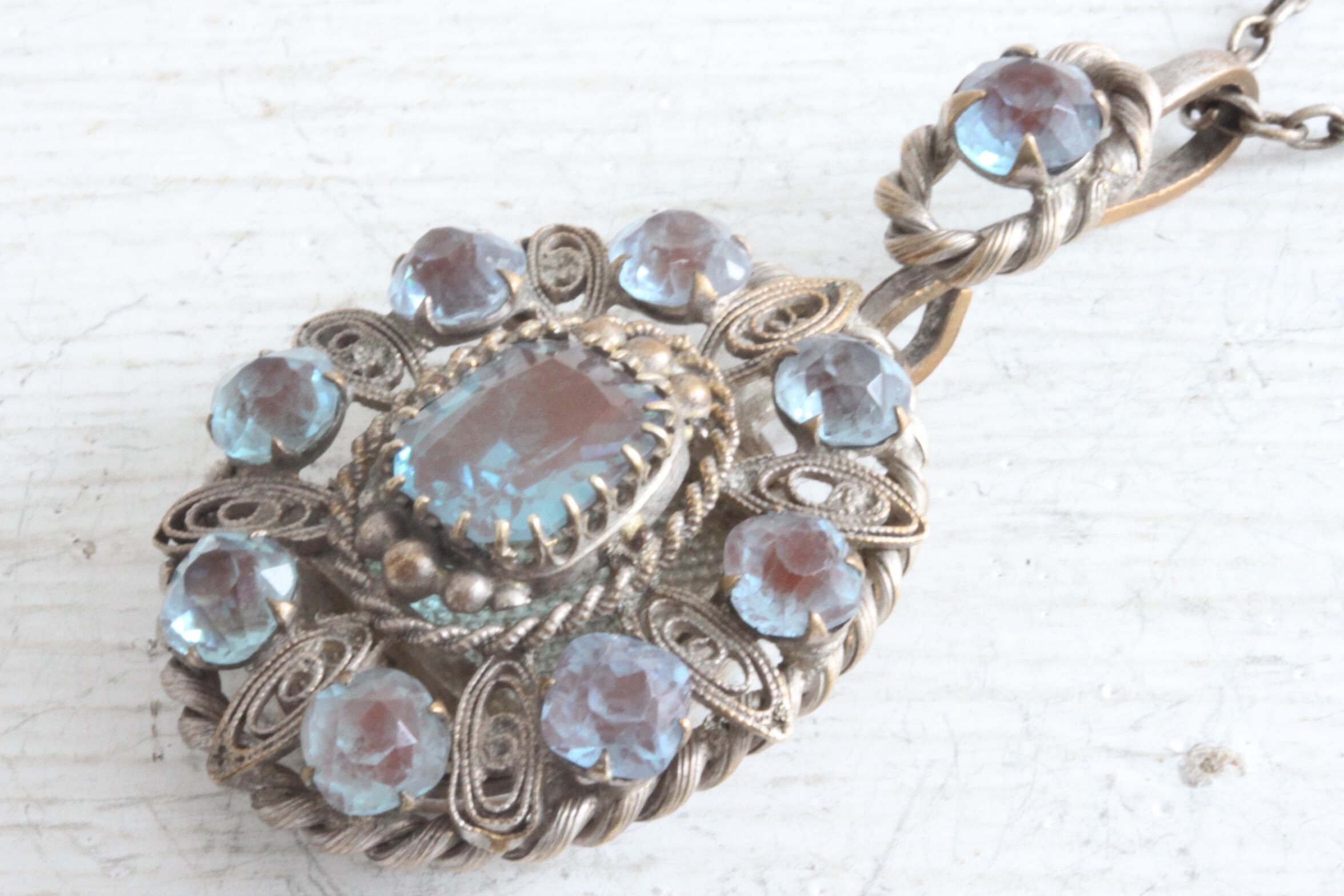 レア・サフィレット ロケットペンダント | Milfy(ミルフィ)