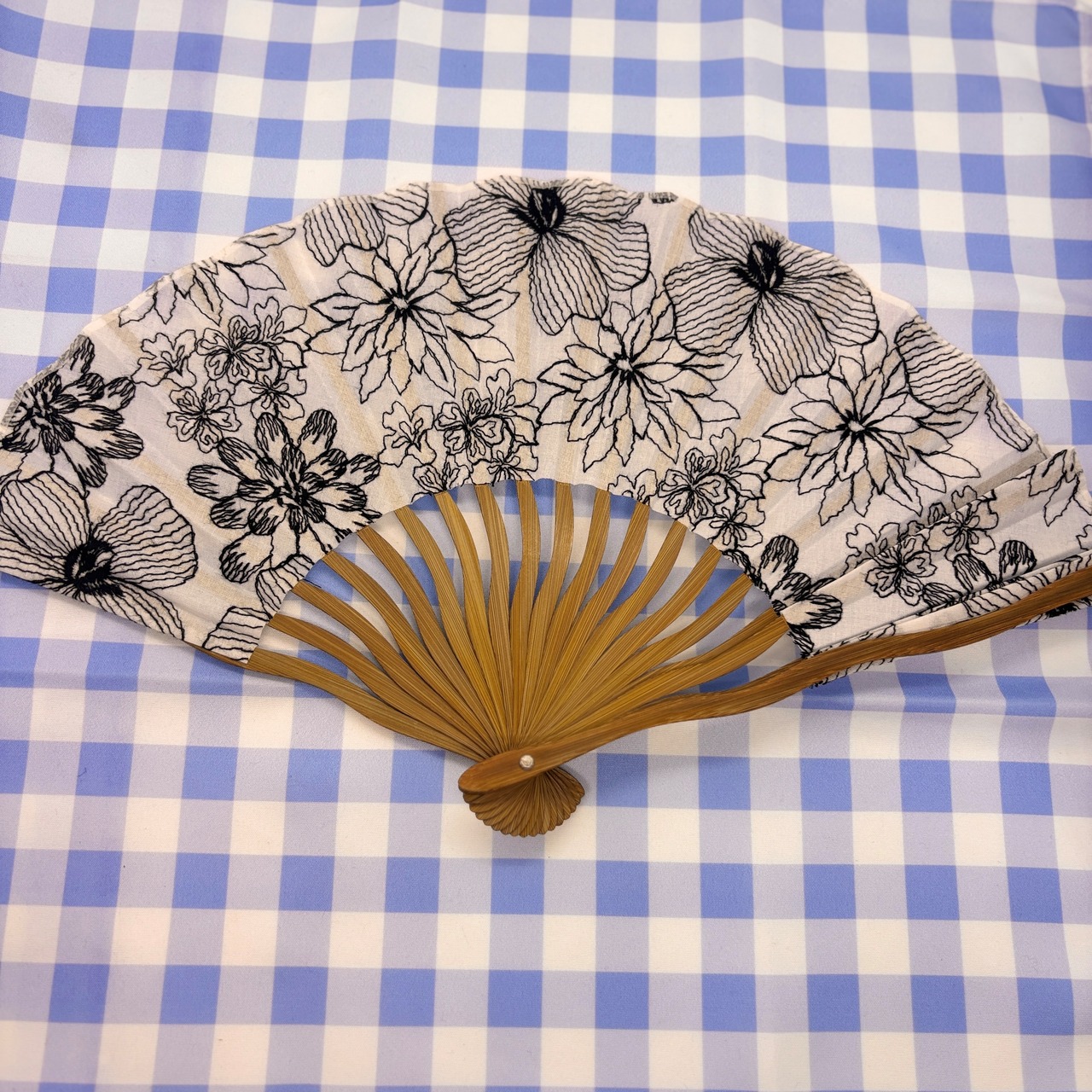 【Ripple】波骨布扇子・扇子袋セット 刺繍フラワー ホワイト