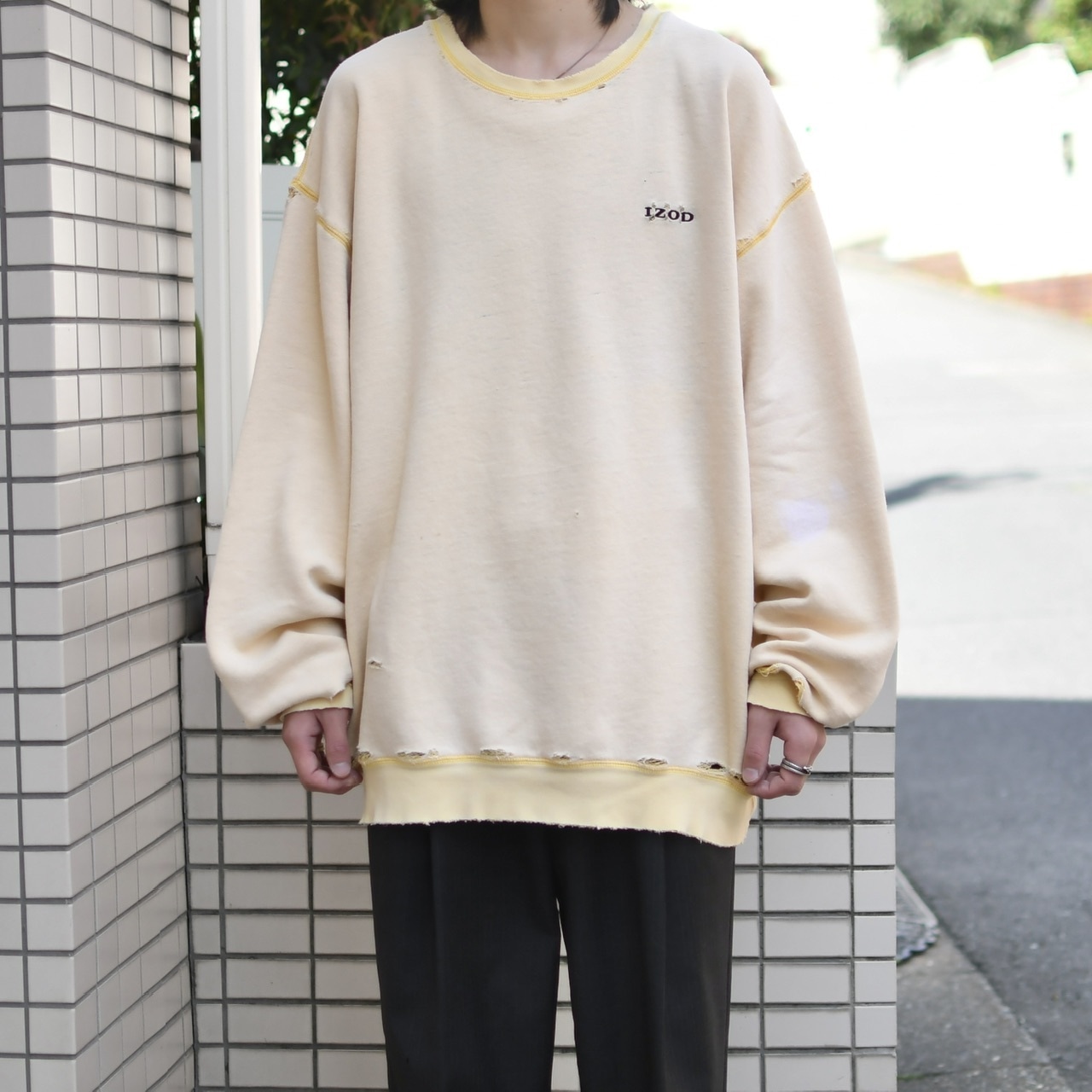 IZOD fade boro sweat yellow