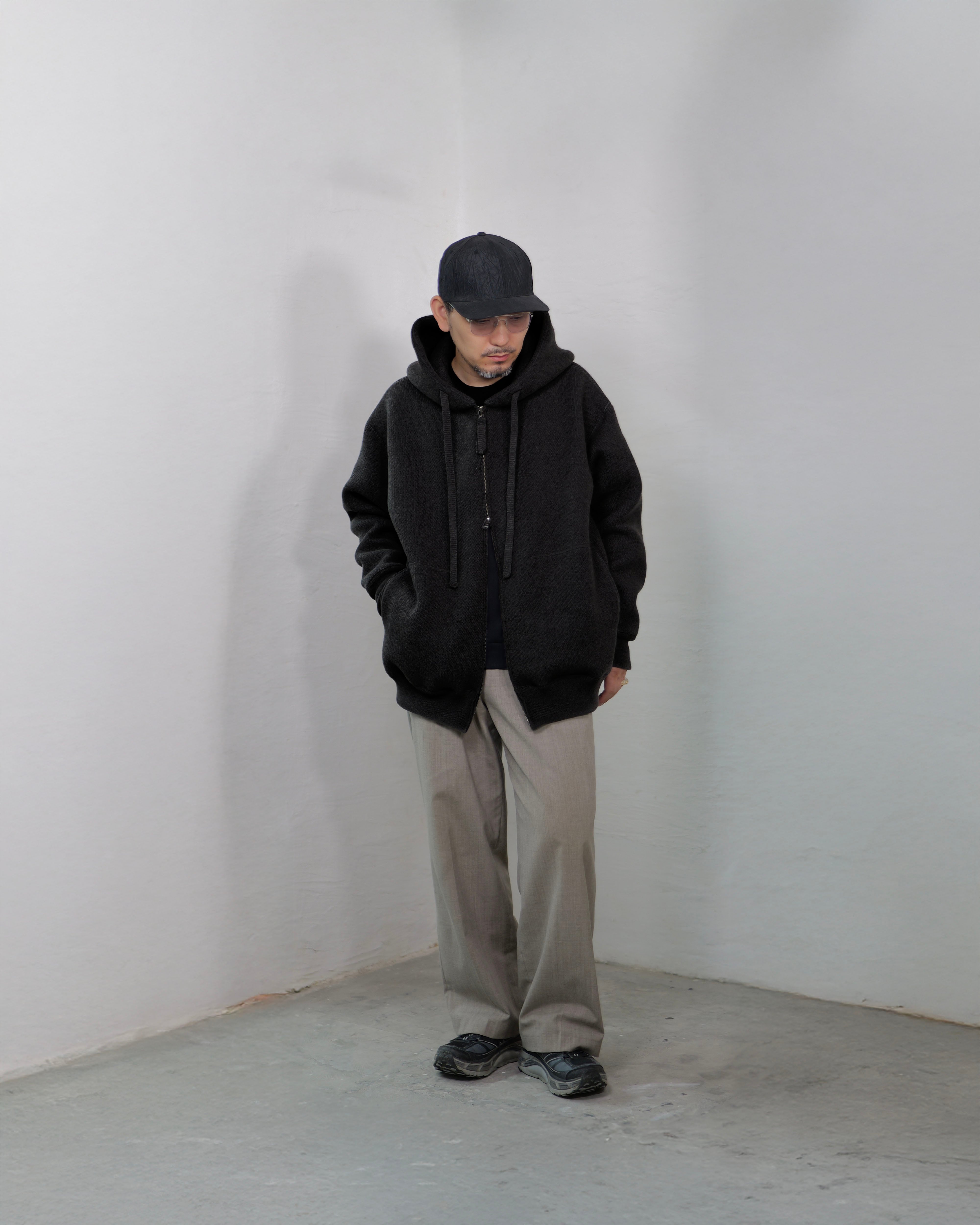 MAYKAM - Wool Sweat Zip Hoodie ：Black｜エクストラファインウール混